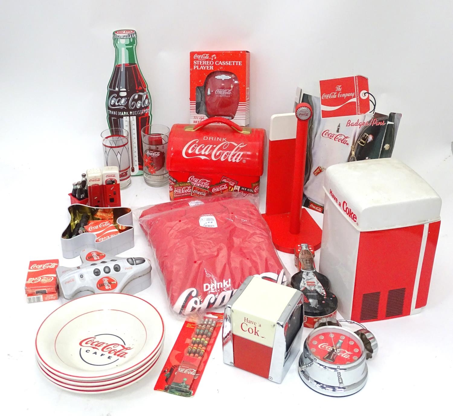 A large quantity of Coca Cola / Coke memorabilia and novelty items / advertising wares, to include - Image 3 of 8