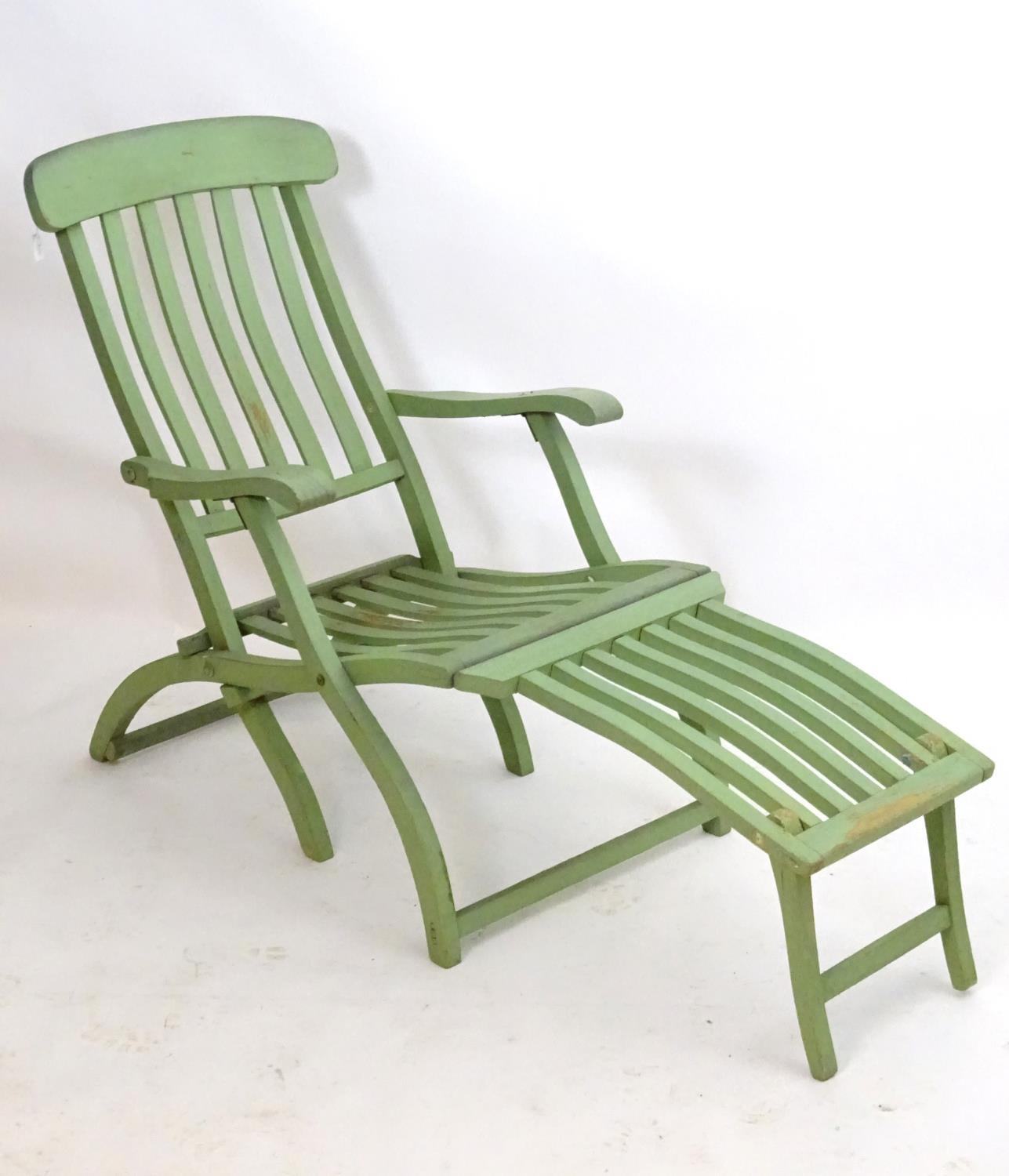 A planter's / deck chair with a painted finish Please Note - we do not make reference to the - Image 2 of 3