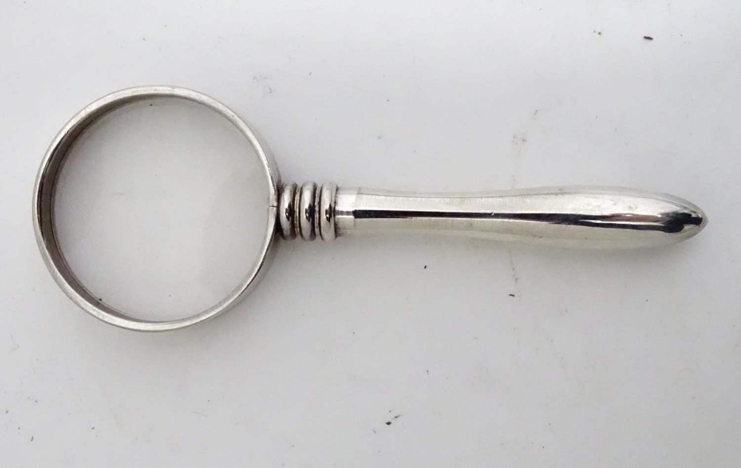 A magnifying glass with silver plate handle, together with 4 assorted hat pins. Magnifying glass - Image 5 of 8