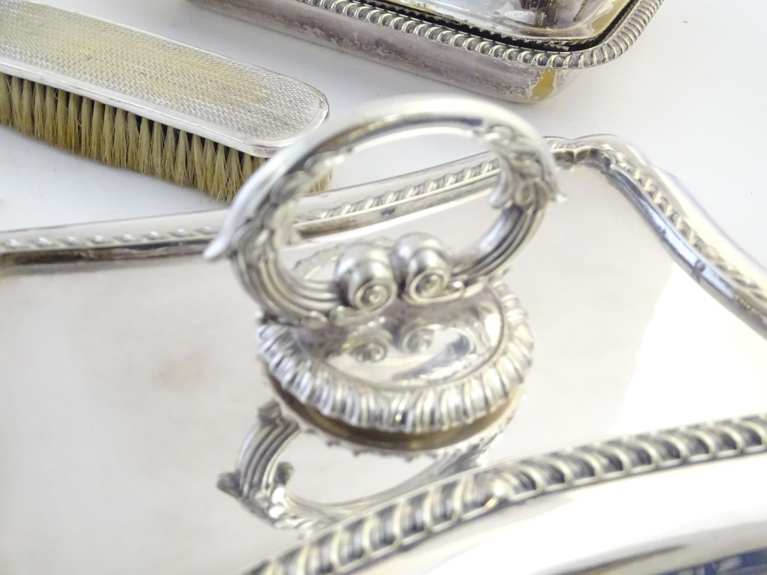 A quantity of silver plated wares to include entre dishes, hair brush, beaker etc. Please Note - - Image 12 of 17