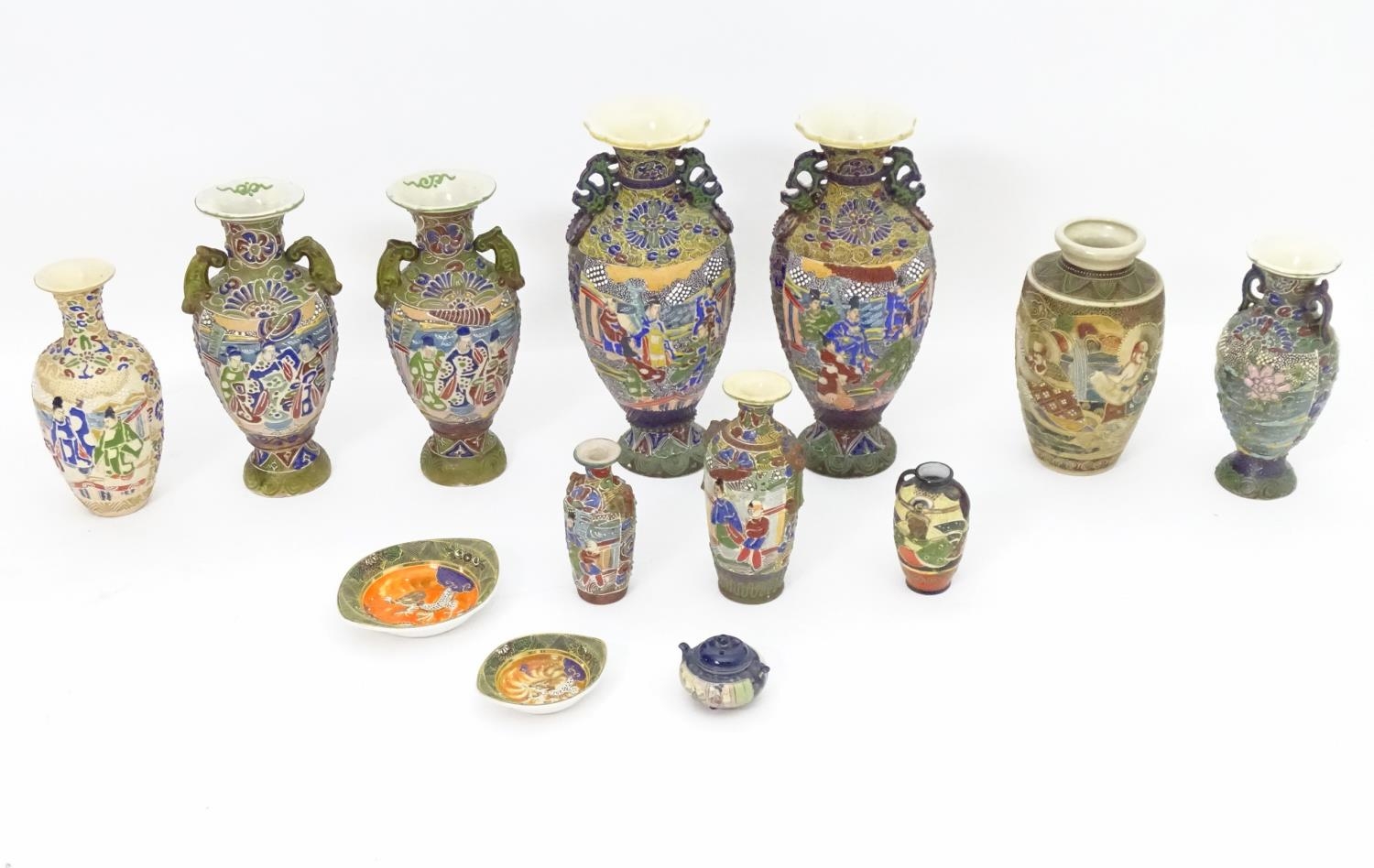 A quantity of Oriental ceramics Please Note - we do not make reference to the condition of lots