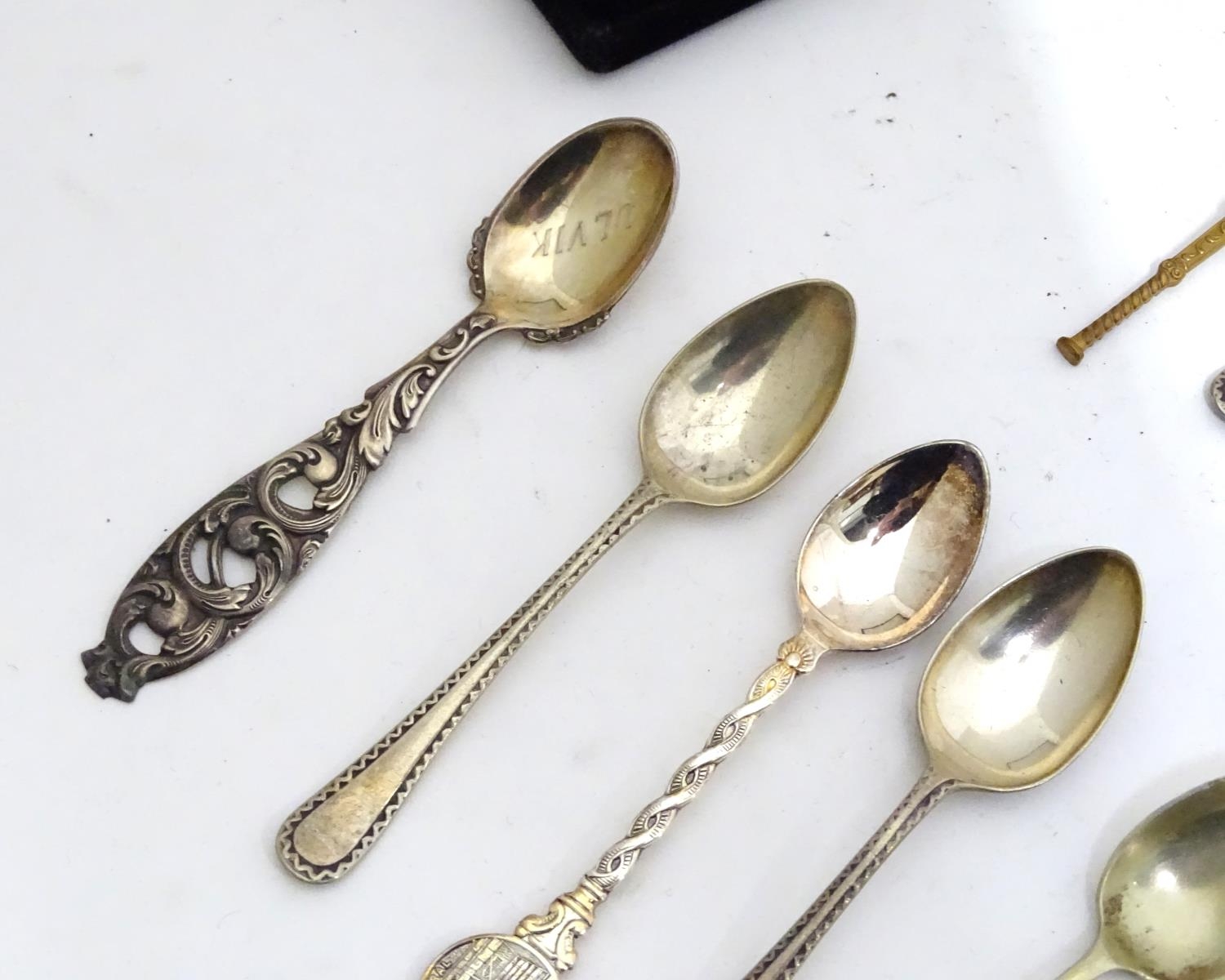 A quantity of assorted collectors spoons Please Note - we do not make reference to the condition - Image 6 of 16