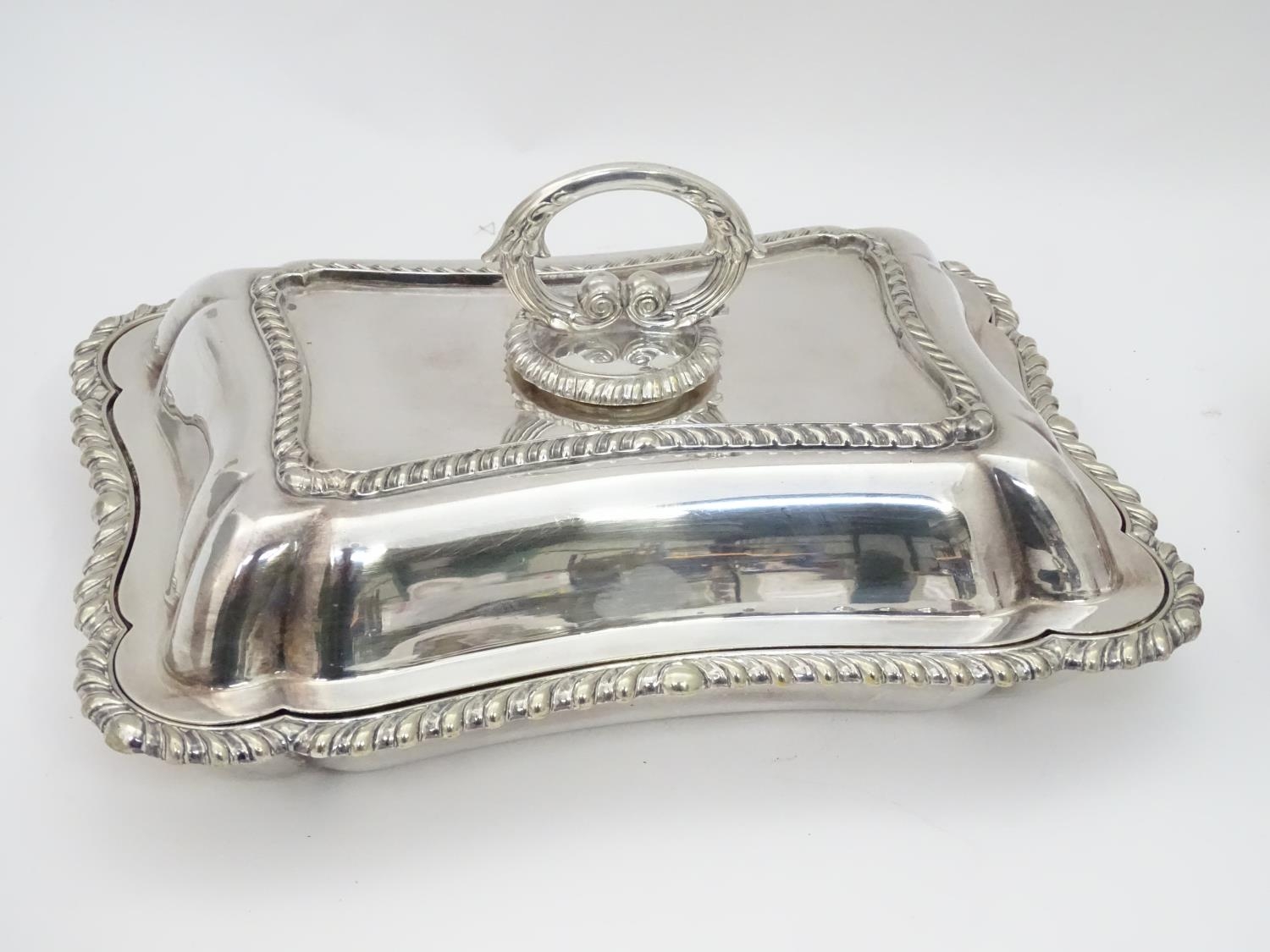 A quantity of silver plated wares to include entre dishes, hair brush, beaker etc. Please Note - - Image 14 of 17