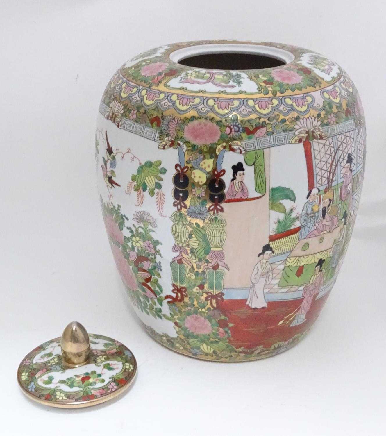 A large Oriental pot and cover Please Note - we do not make reference to the condition of lots - Image 5 of 7