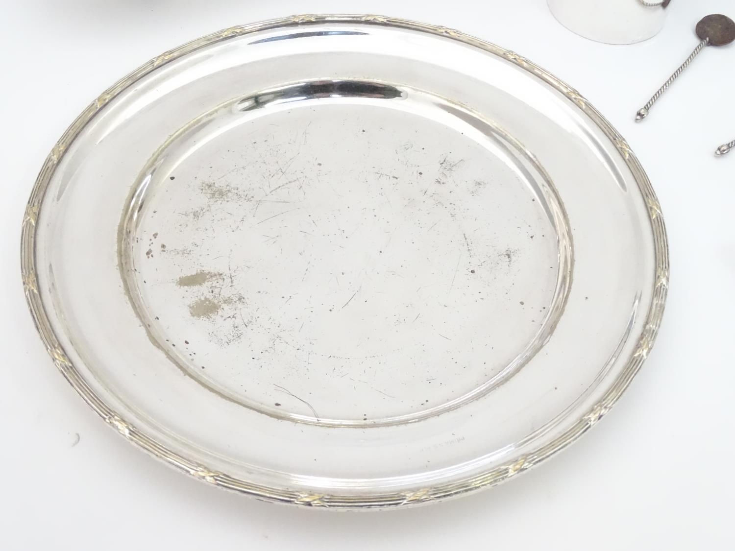 A quantity of silver plated wares to include entre dishes, hair brush, beaker etc. Please Note - - Image 6 of 17