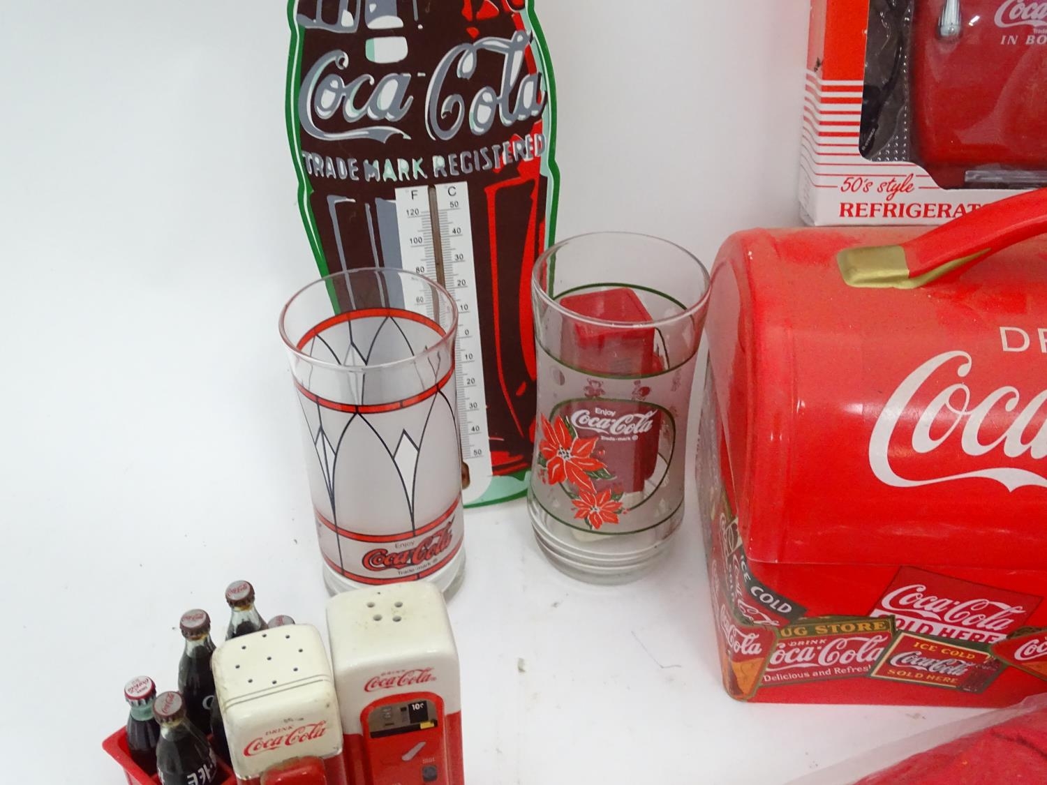 A large quantity of Coca Cola / Coke memorabilia and novelty items / advertising wares, to include - Image 4 of 8