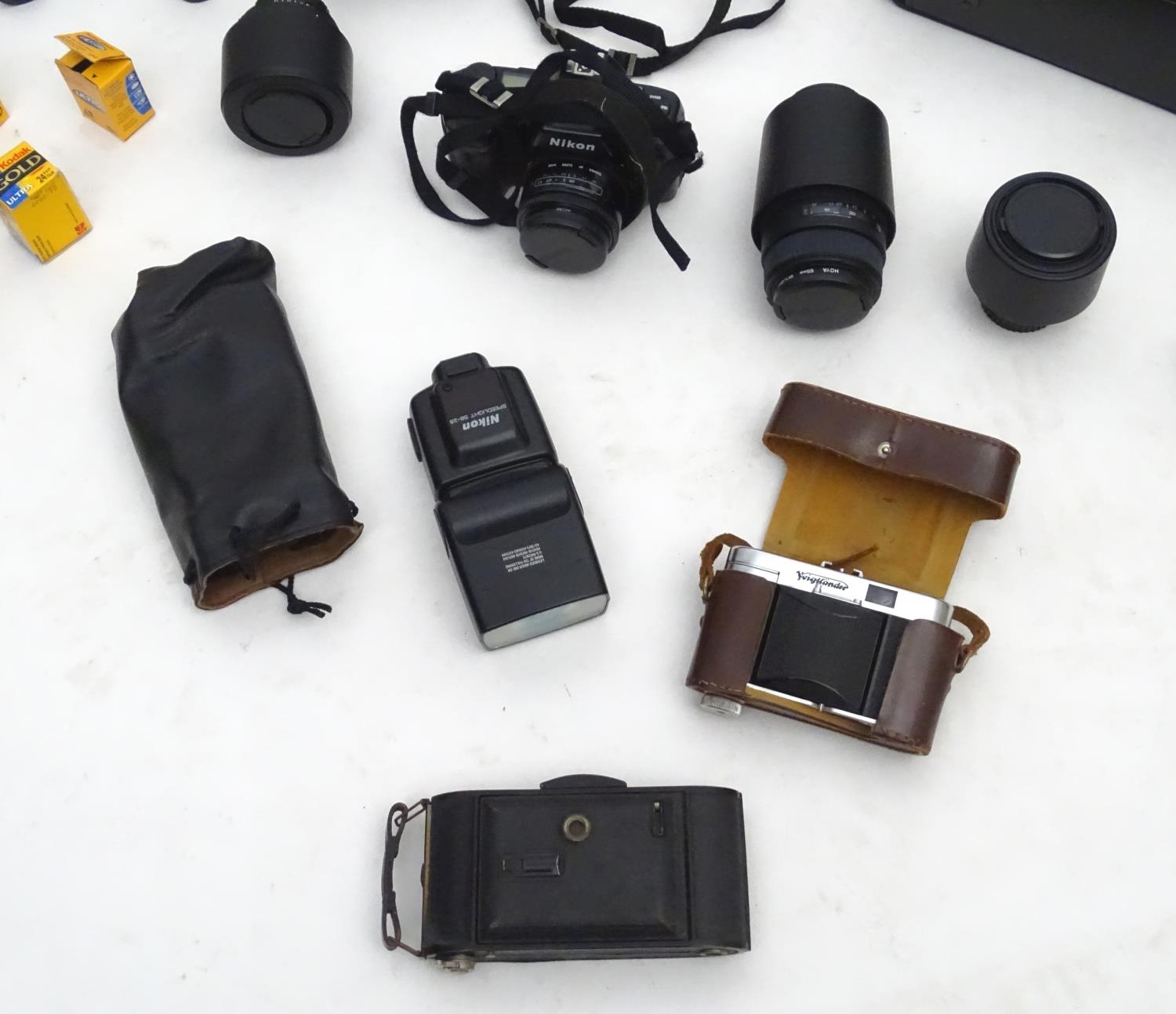 A quantity of 20thC cameras and photographic equipment, comprising: Voigtlander Bessa, Voigtlander - Image 12 of 22