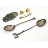Assorted items including 2 dress studs, moss agate section, silver spoon etc Please Note - we do not