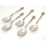 A set of 5 silver teaspoons hallmarked Sheffield 1905 maker Joseph Rodgers & Sons. Approx 4 3/4"