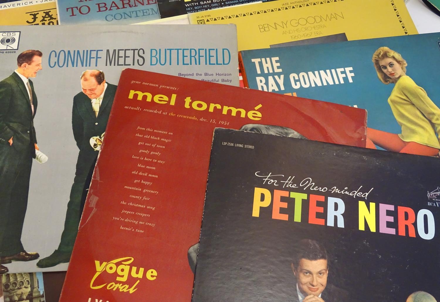 A collection of 20thC 33 rpm Vinyl records / LPs - Jazz, comprising: Louis Prima and Keeley Smith: - Image 6 of 12