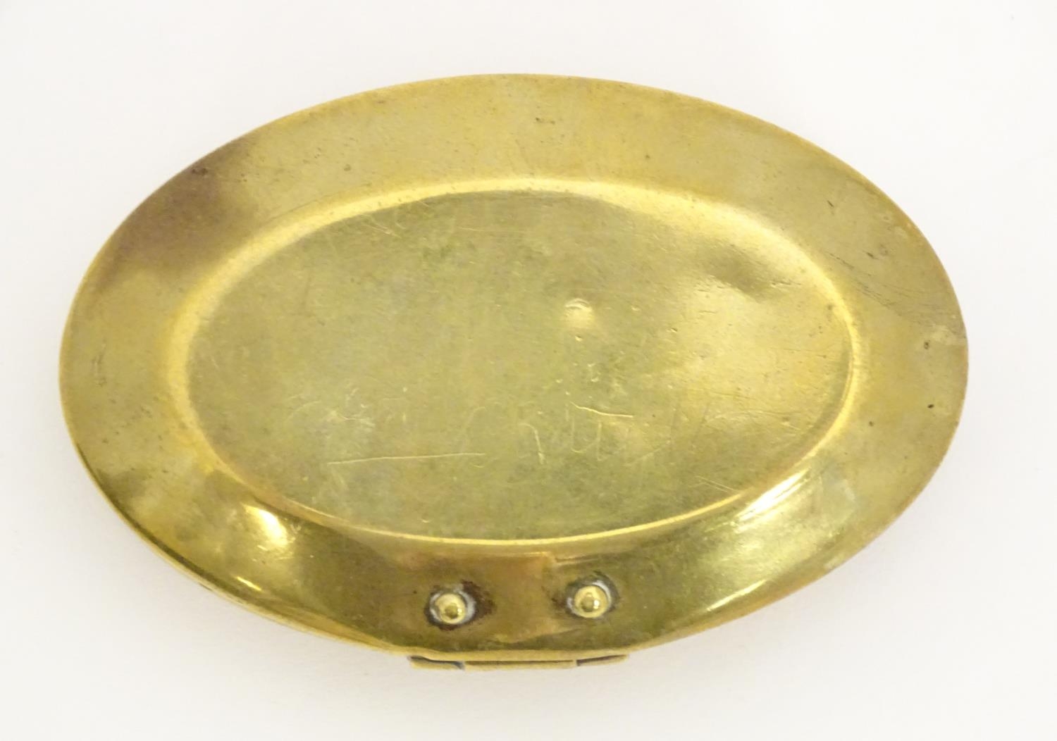 A Victorian brass snuff box of oval form, marked under Solid Brass. Approx. 1 3/4" x 2 3/4" Please - Image 12 of 16