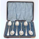 A cased set of 6 silver teaspoons hallmarked Birmingham 1918 maker Joseph Gloster Ltd. Approx 5"