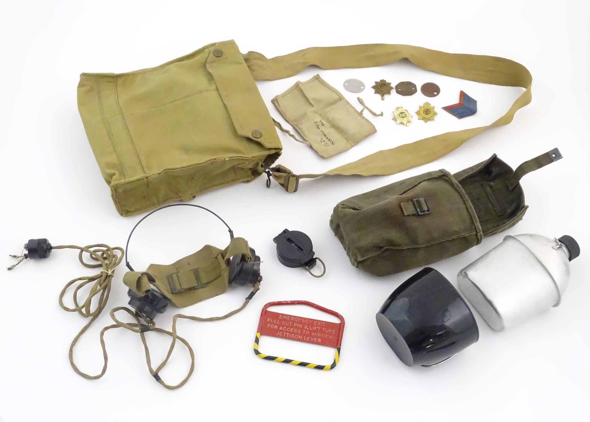 Militaria: assorted 20thC British Army kit items, comprising dog tags, regiment badges, radio - Image 3 of 12