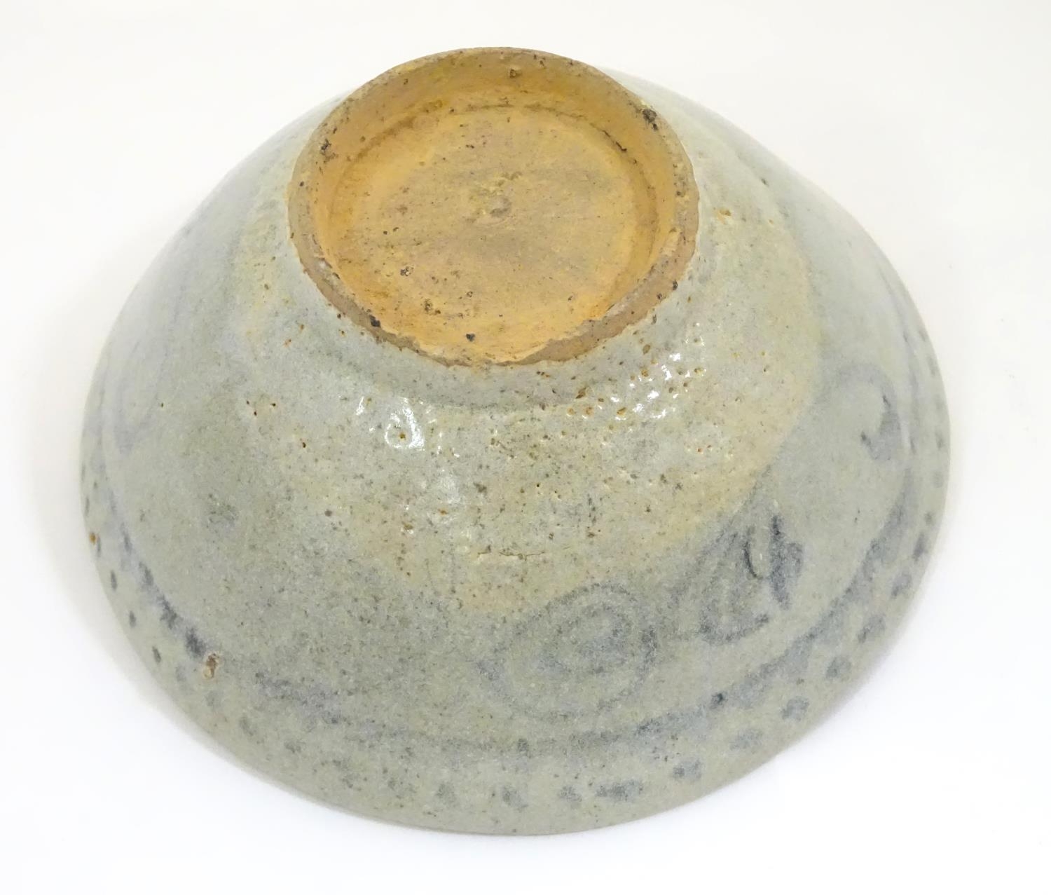 An Oriental earthenware bowl of tapering form with brushwork detail. Approx. 2 1/4" high x 5" - Image 7 of 7