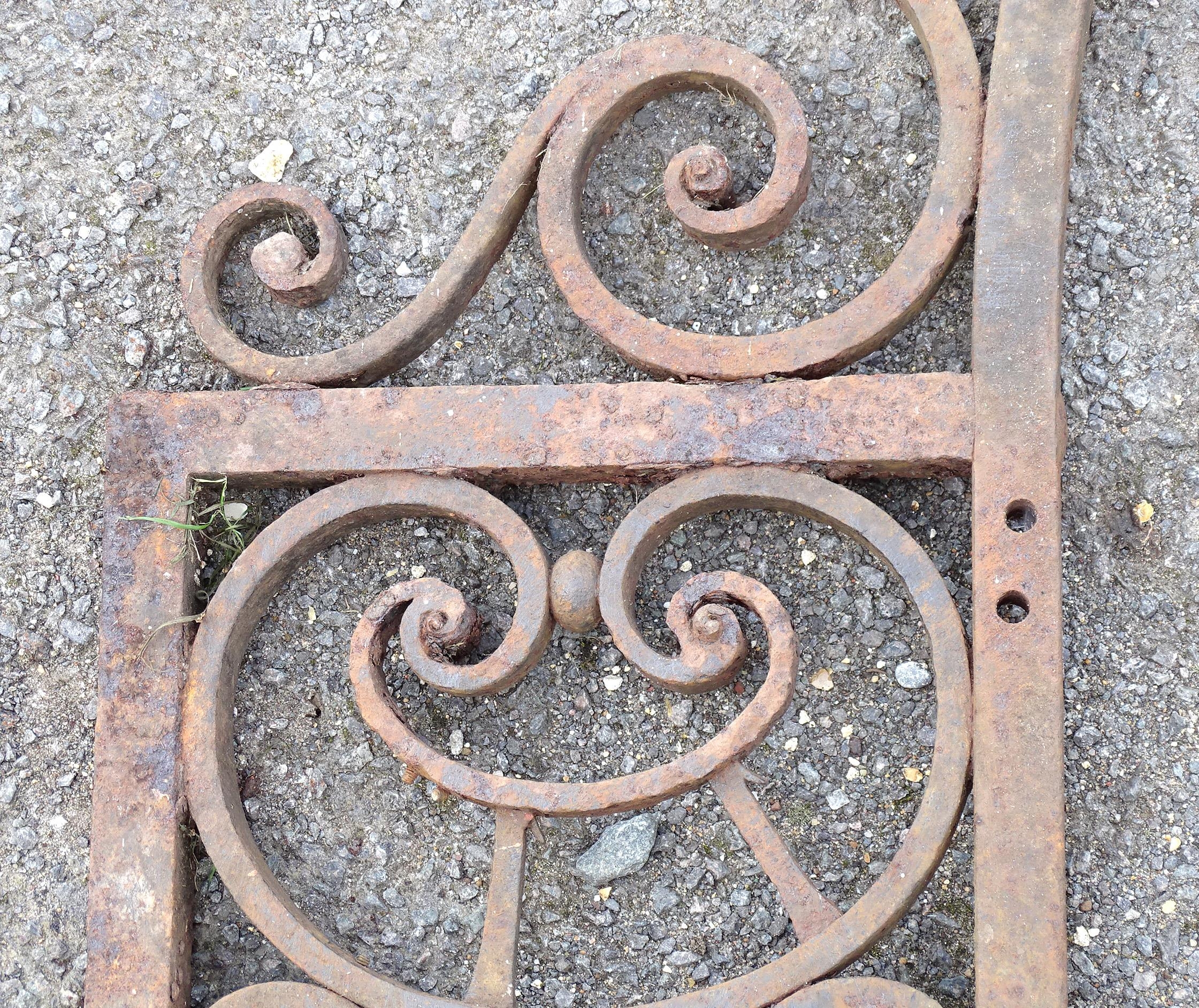 Garden & Architectural, Salvage: a late 19thC French wrought iron garden /gate arch, with - Image 7 of 7