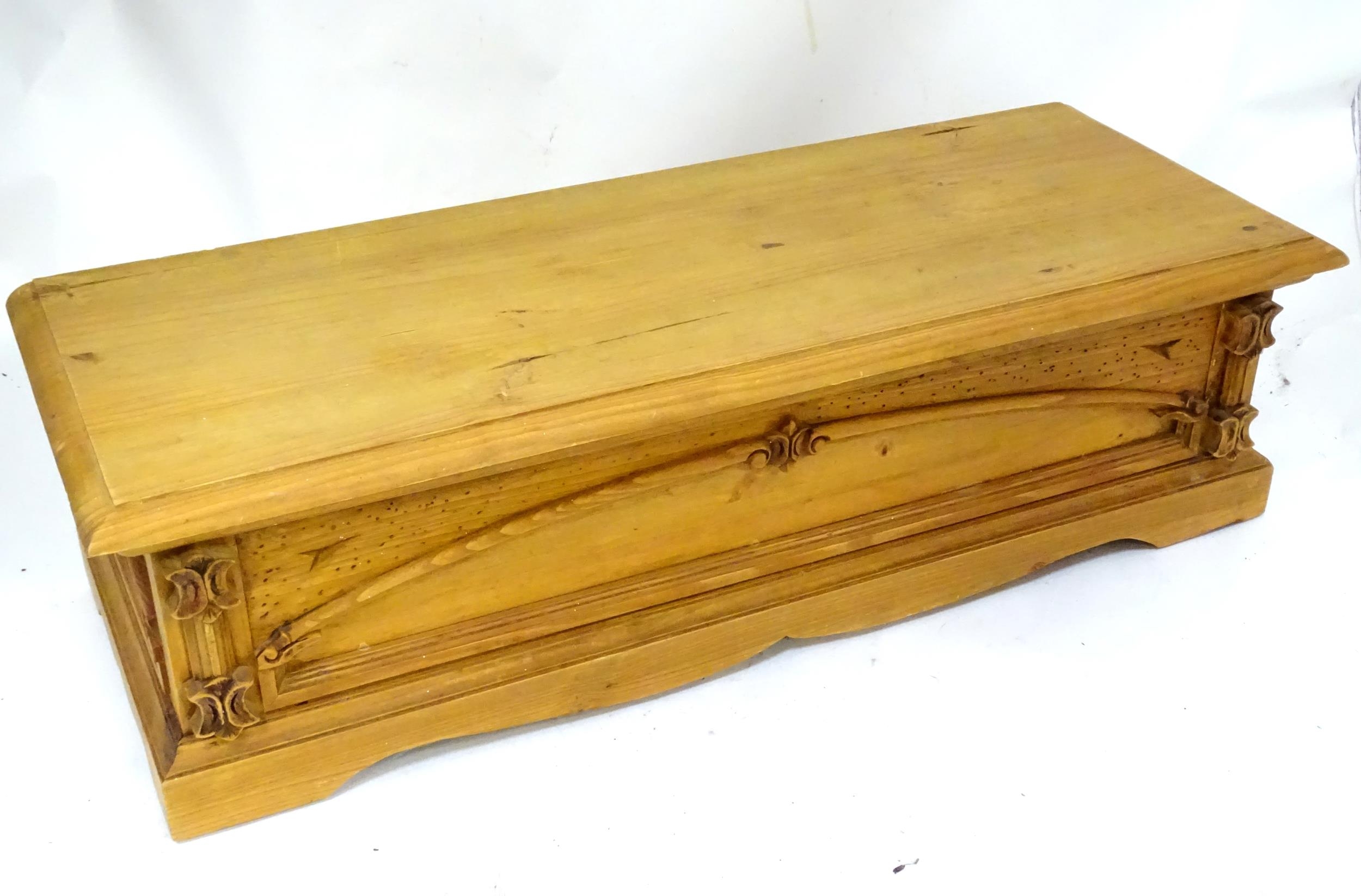 A small carved pine blanket box Please Note - we do not make reference to the condition of lots - Image 6 of 14