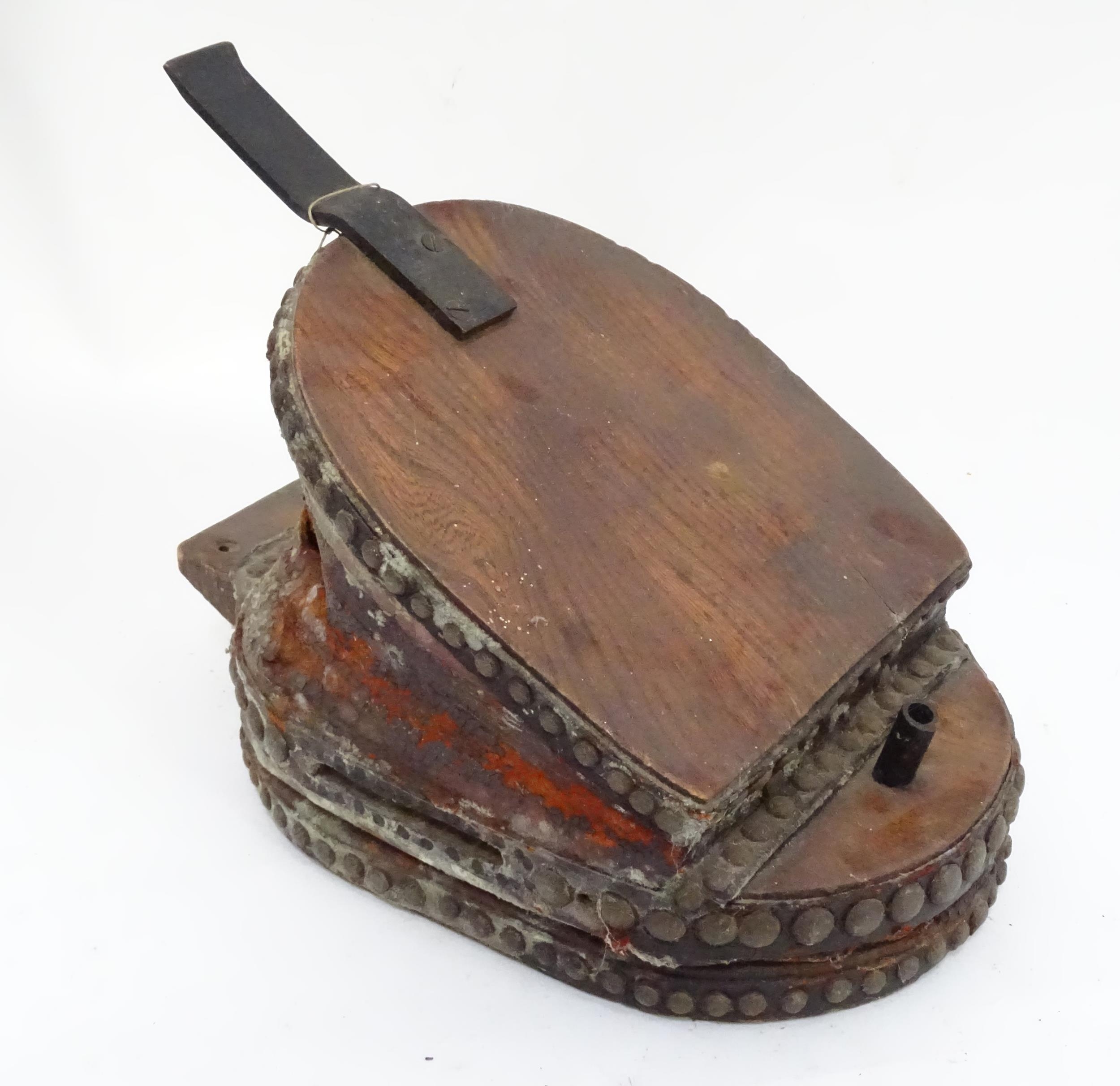 Victorian oak and leather bellows Please Note - we do not make reference to the condition of lots