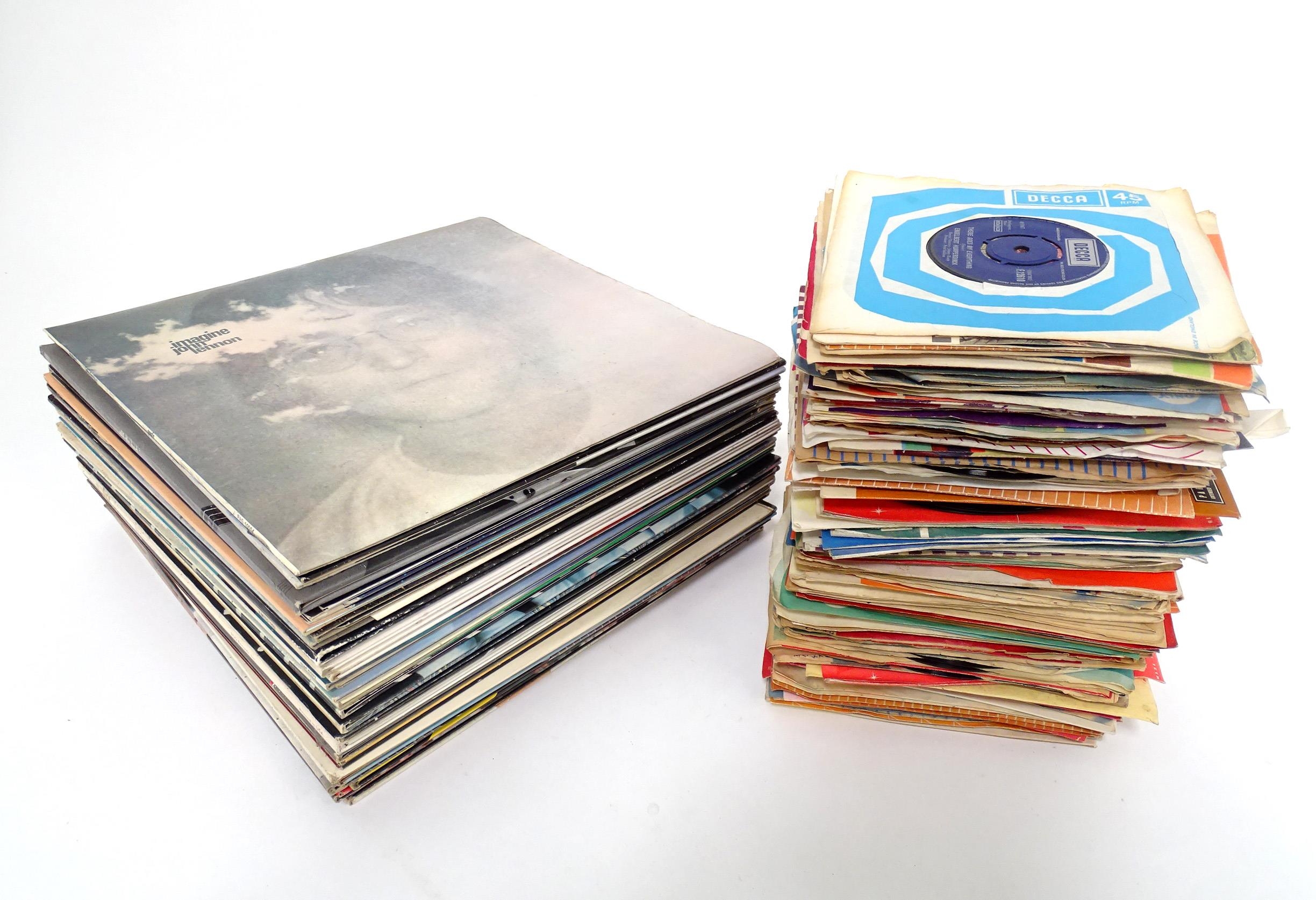 Collection of vinyl records to include John Lennon, Paul McCartney, ELO etc Please Note - we do - Bild 2 aus 5