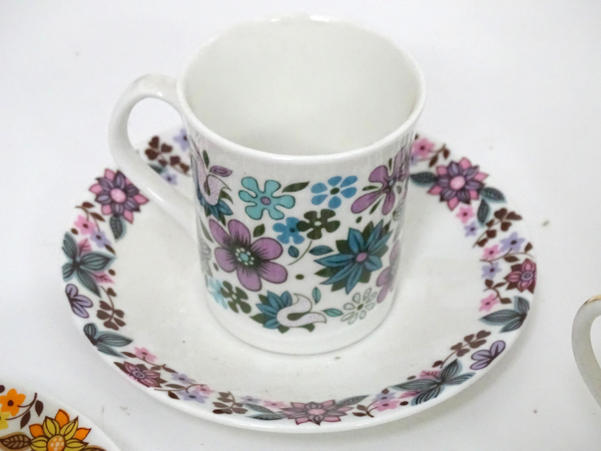 Assorted mid century / retro Ceramics including an ' Elizabethan China Carnaby set ' Please Note - - Image 8 of 9