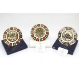 Three Royal Crown Derby limited edition Imari style Christmas plates, 1994, no 893 / 2500, 1996, no.