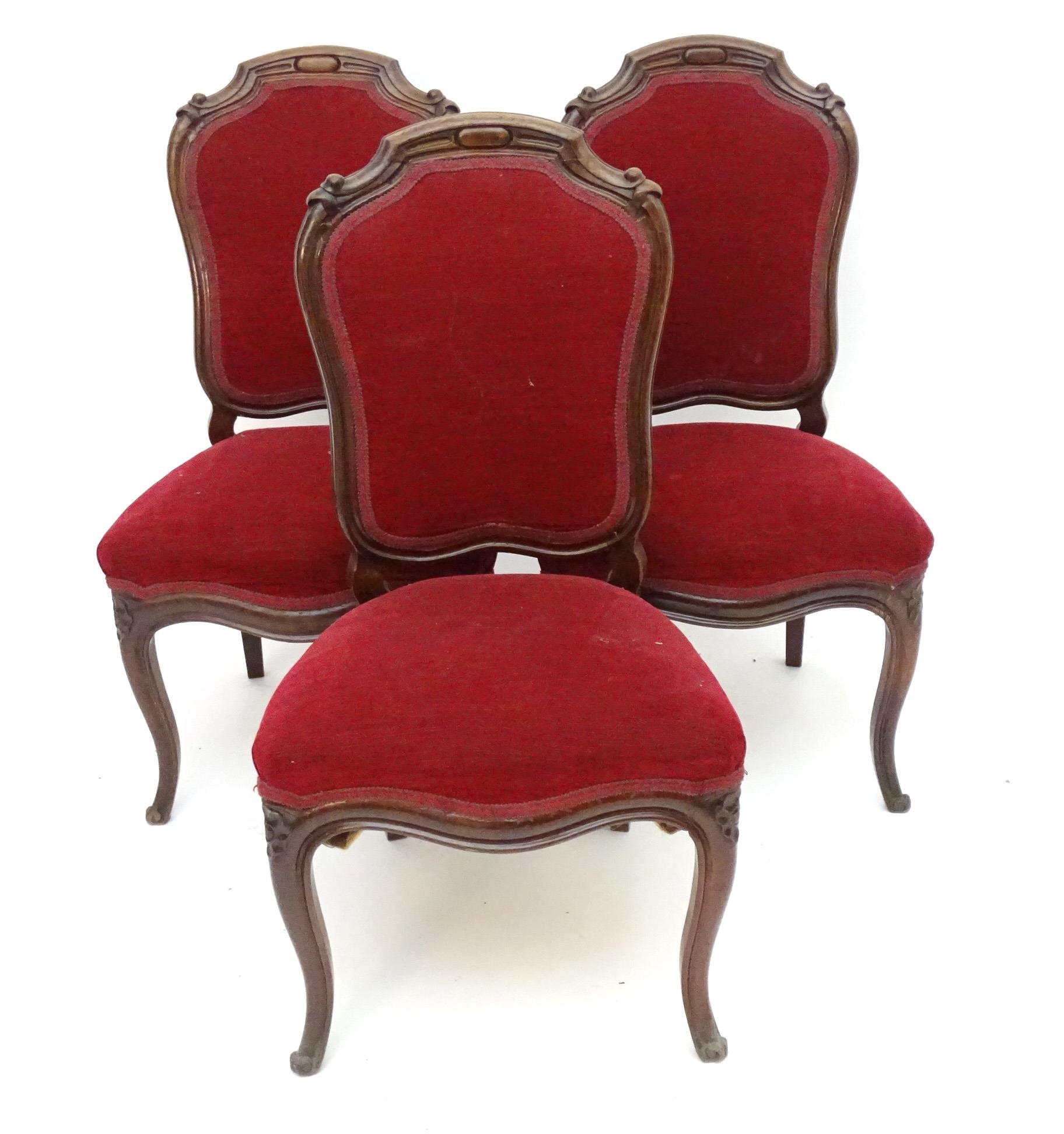 Three upholstered chairs Please Note - we do not make reference to the condition of lots within - Image 3 of 6