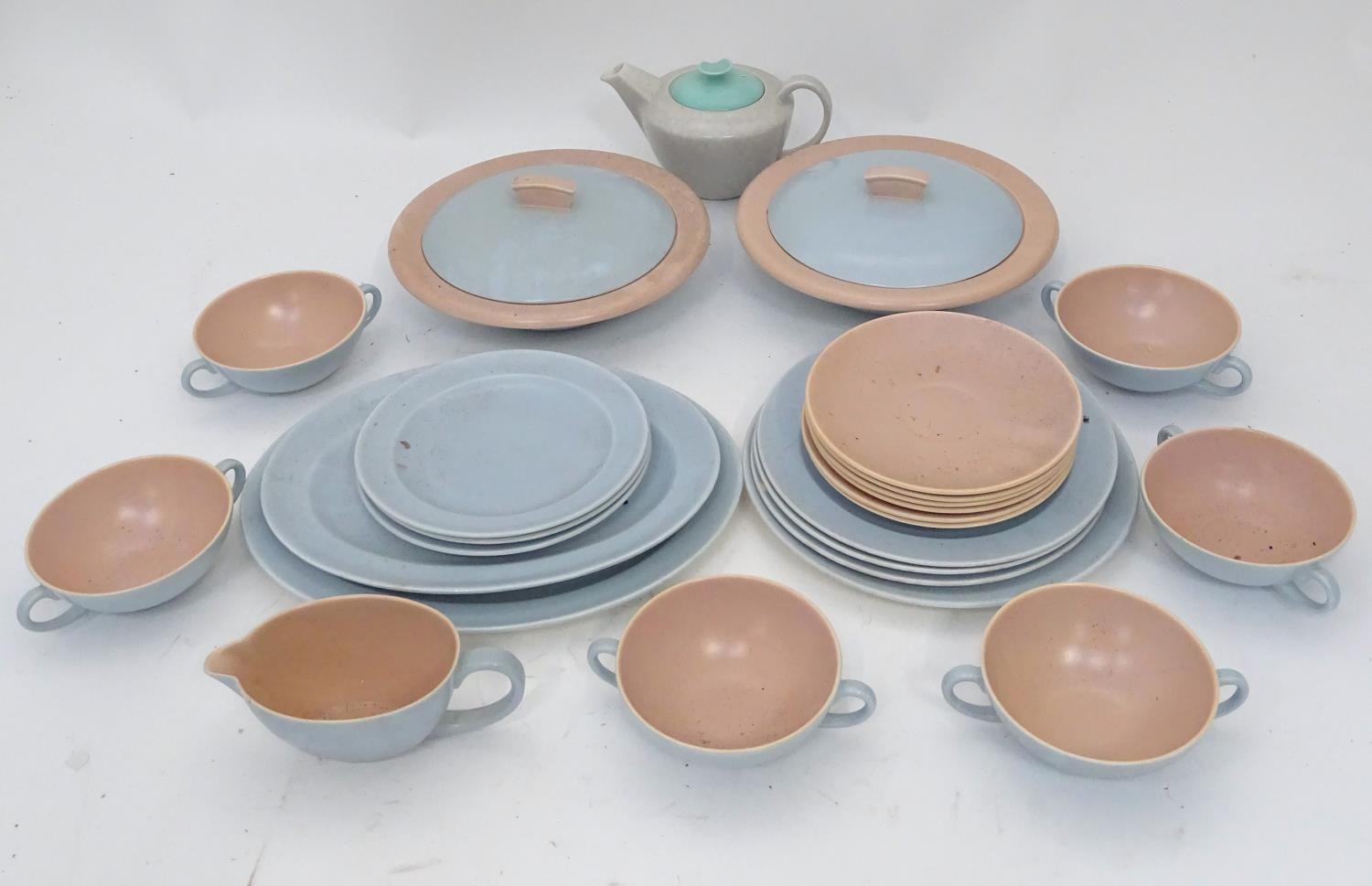 A quantity of Poole Pottery dinner wares to include plates, soup bowls, teapot etc. Please Note - we - Bild 3 aus 9