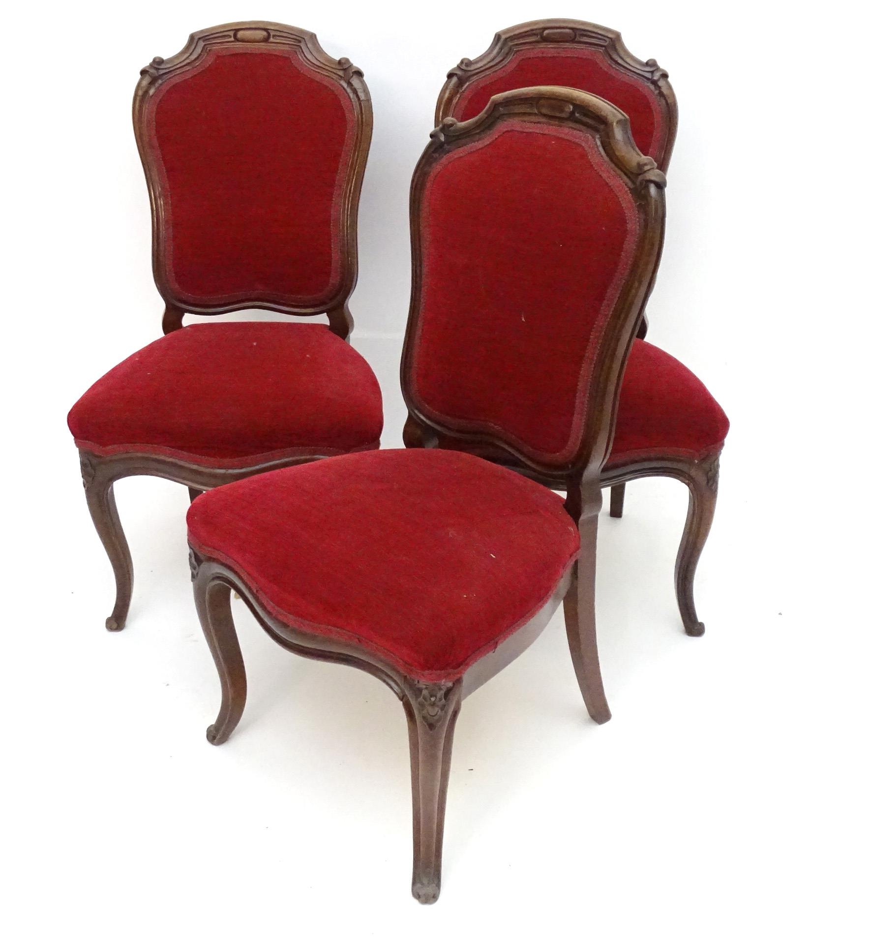 Three upholstered chairs Please Note - we do not make reference to the condition of lots within - Image 4 of 6