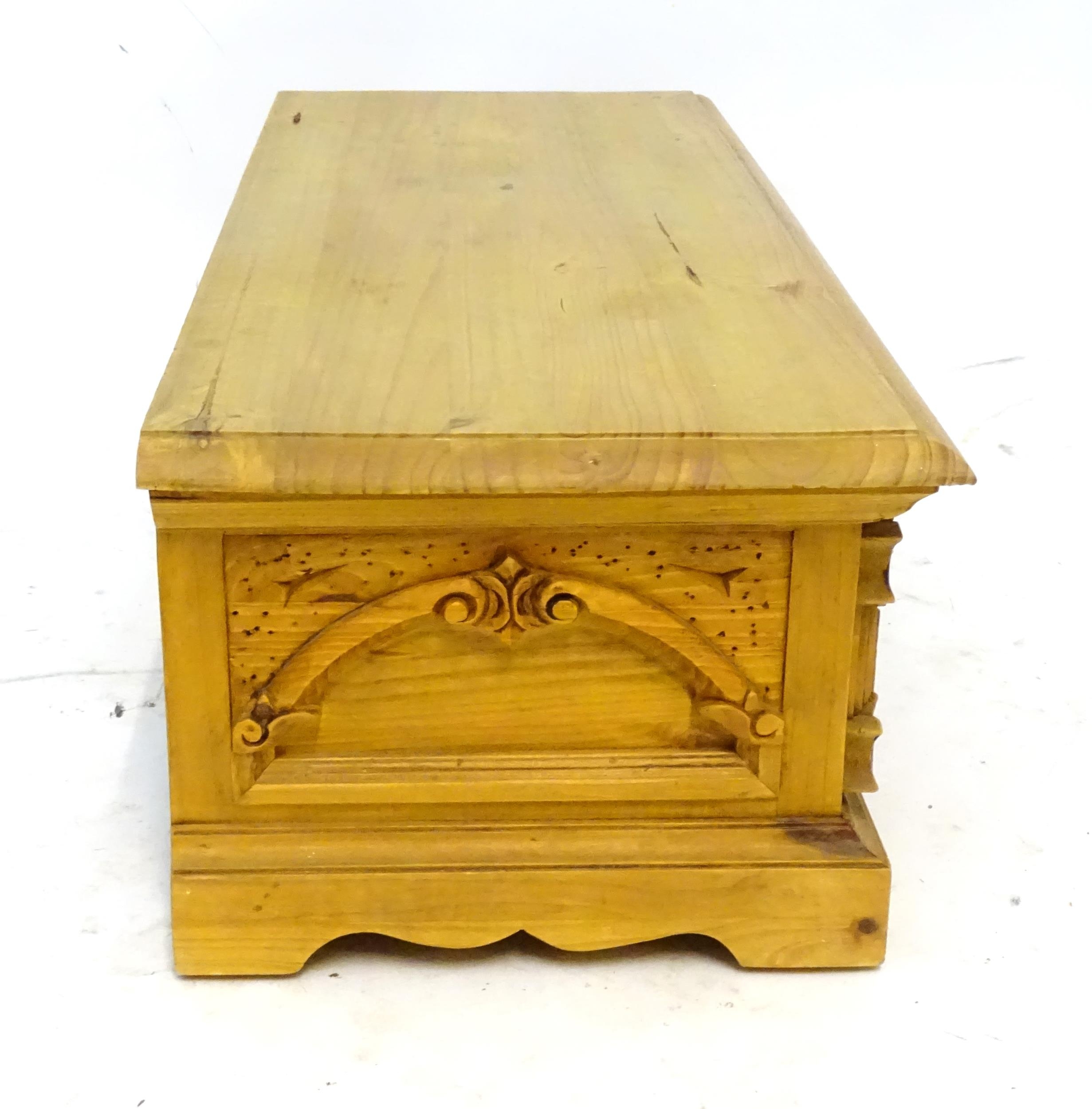 A small carved pine blanket box Please Note - we do not make reference to the condition of lots - Image 13 of 14