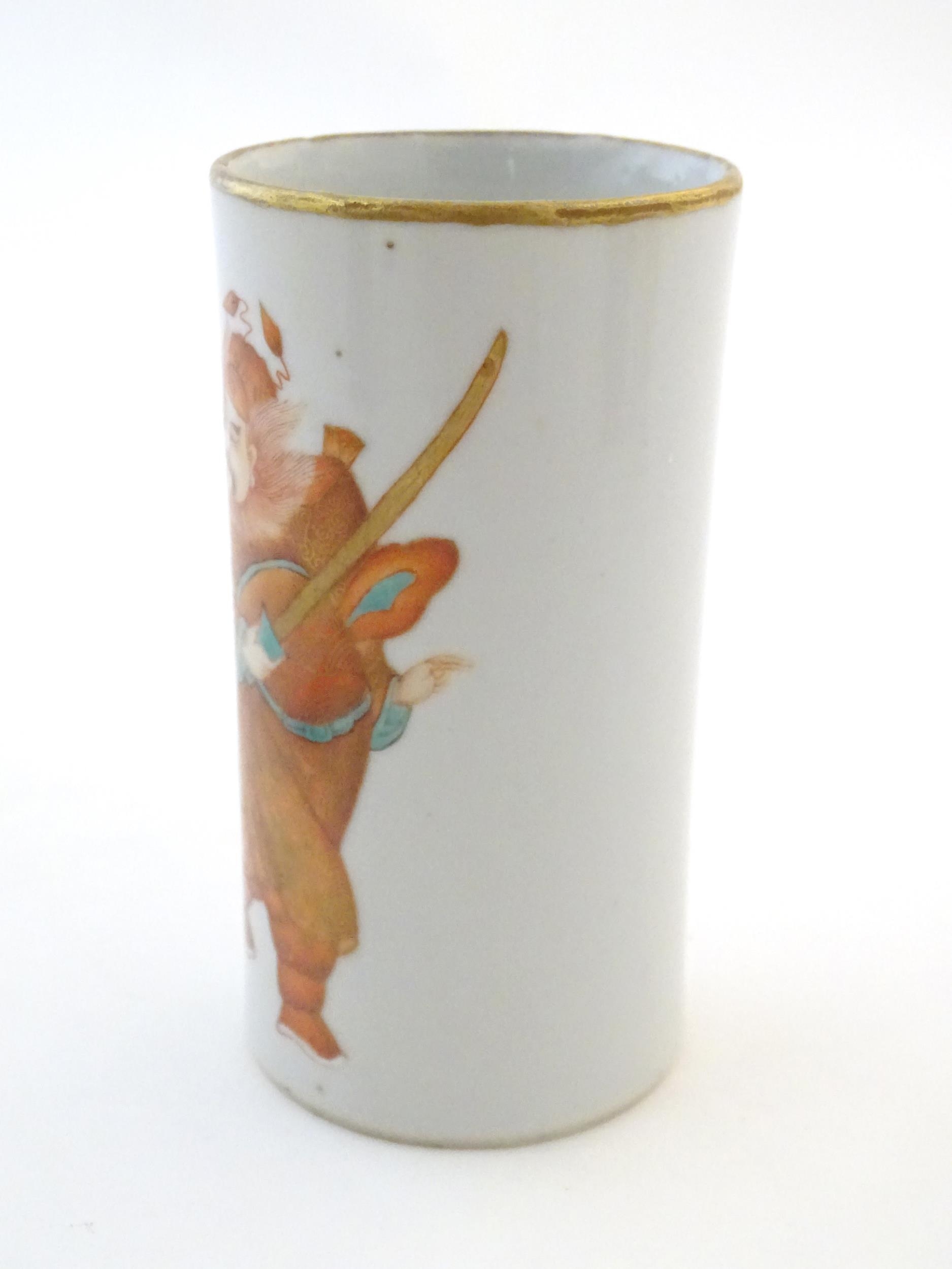 A Chinese brush pot of cylindrical form depicting a figure with a sword and stylised bats, with gilt - Image 4 of 6