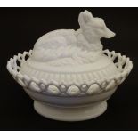Atterbury glass / Westmoreland glass : An American milk glass dish and cover with fox decoration