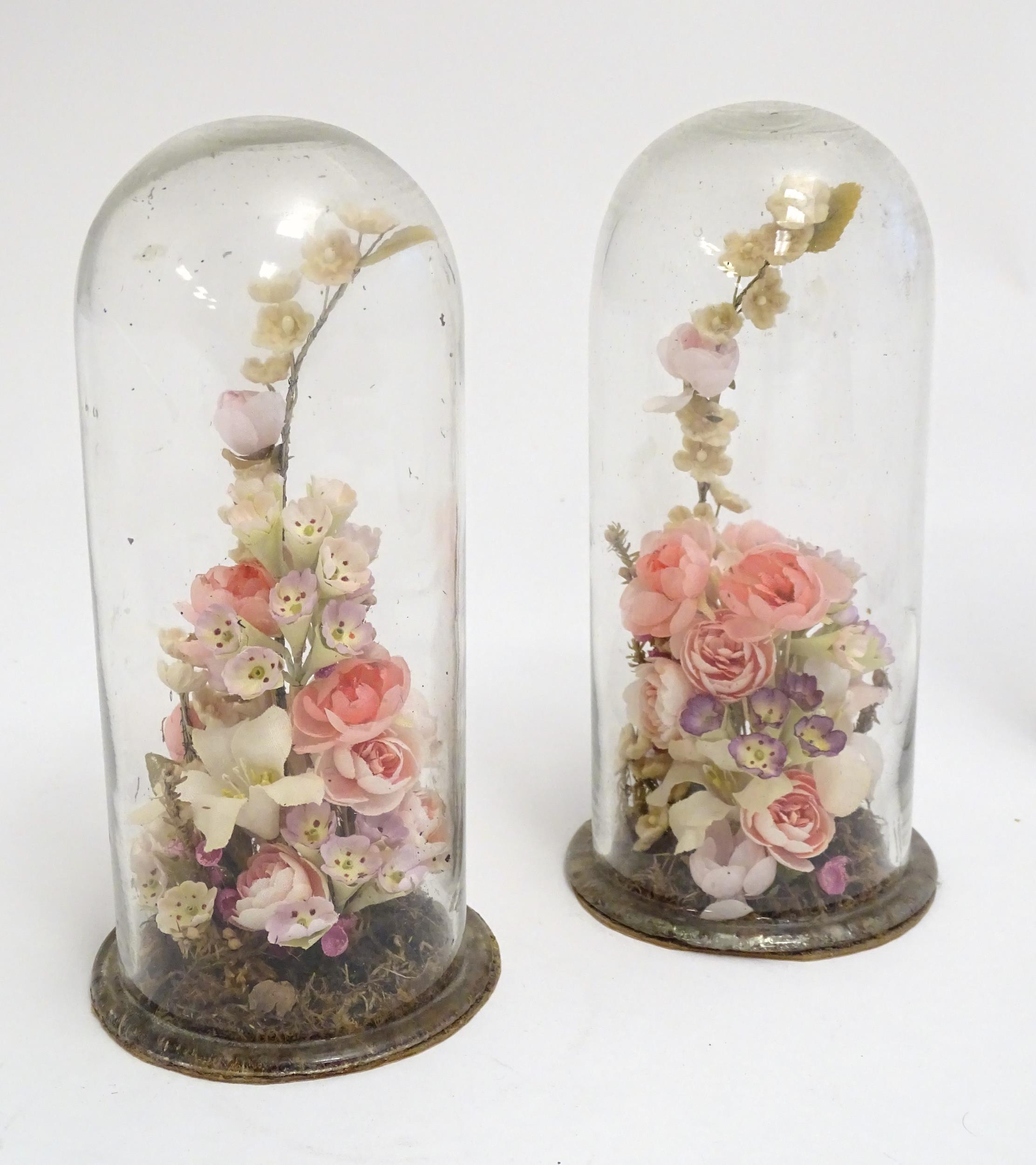 Five glass domes, to include a pair containing floral displays of artificial flowers. The largest - Image 5 of 6