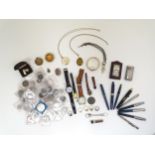 A quantity of assorted items, to include costume jewellery, a Danon t-bar necklace with leaf