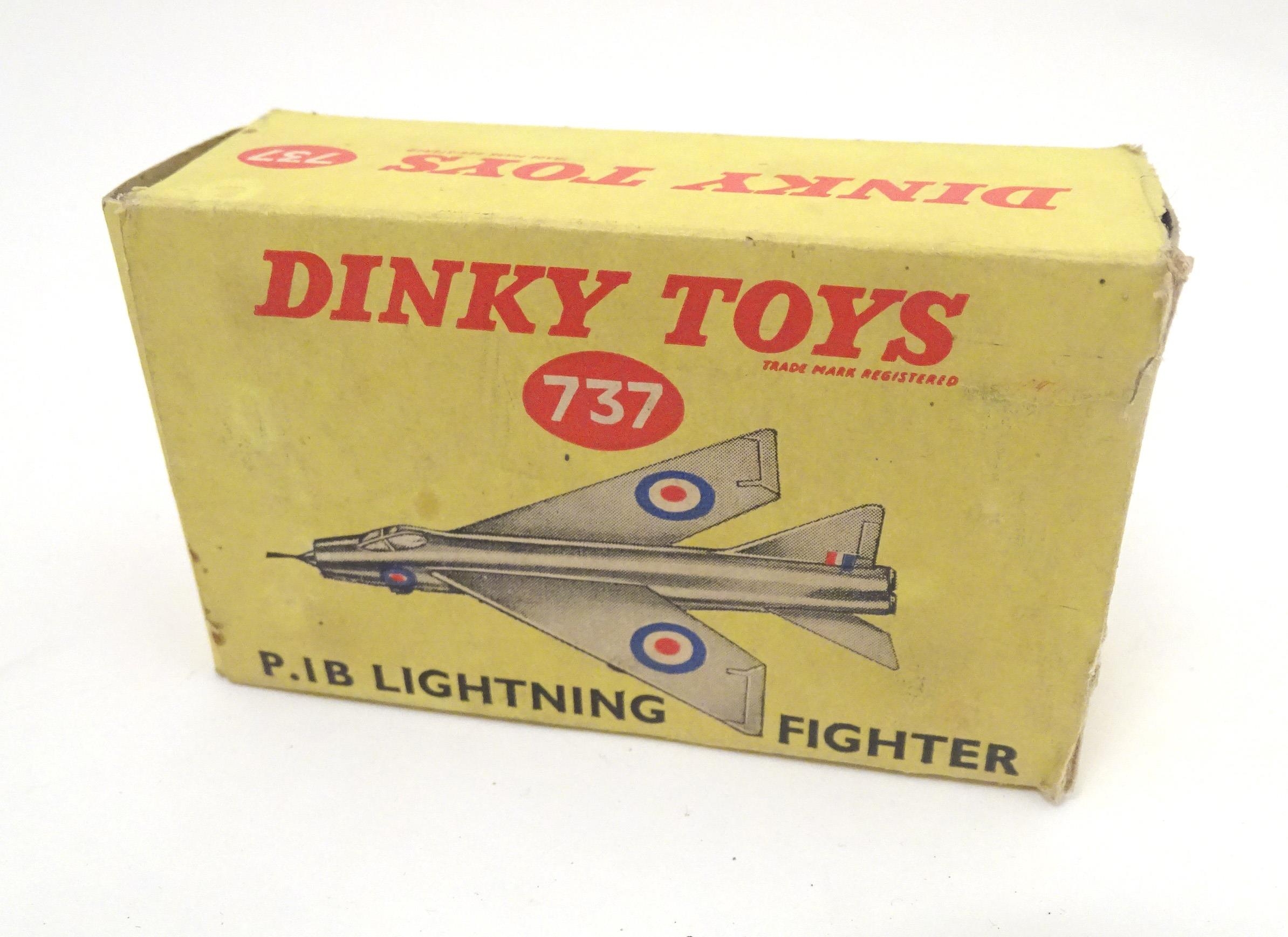 Toys: A quantity of 20thC die cast / scale model cars / vehicles, comprising Corgi Major Models - Image 8 of 9