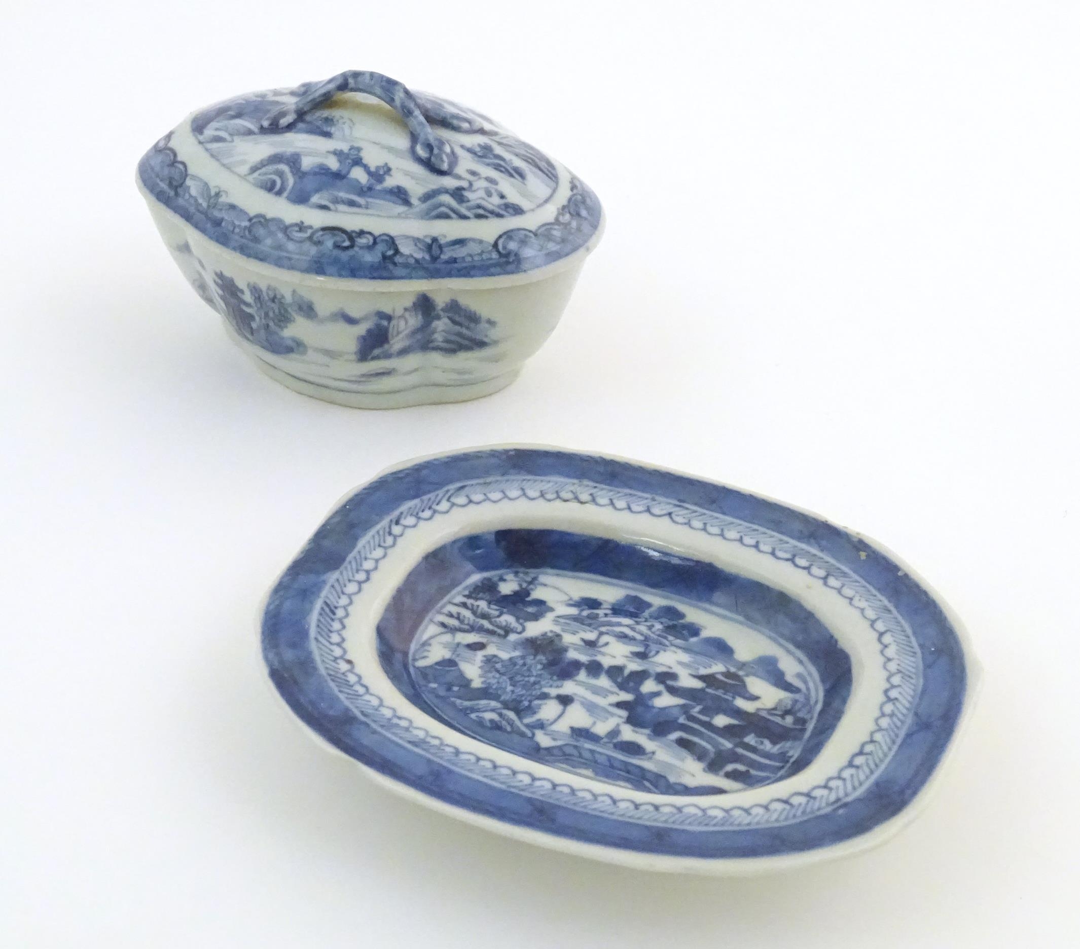 A Chinese blue and white soup tureen of quatrefoil form decorated with a landscape scene with pagoda - Image 3 of 9