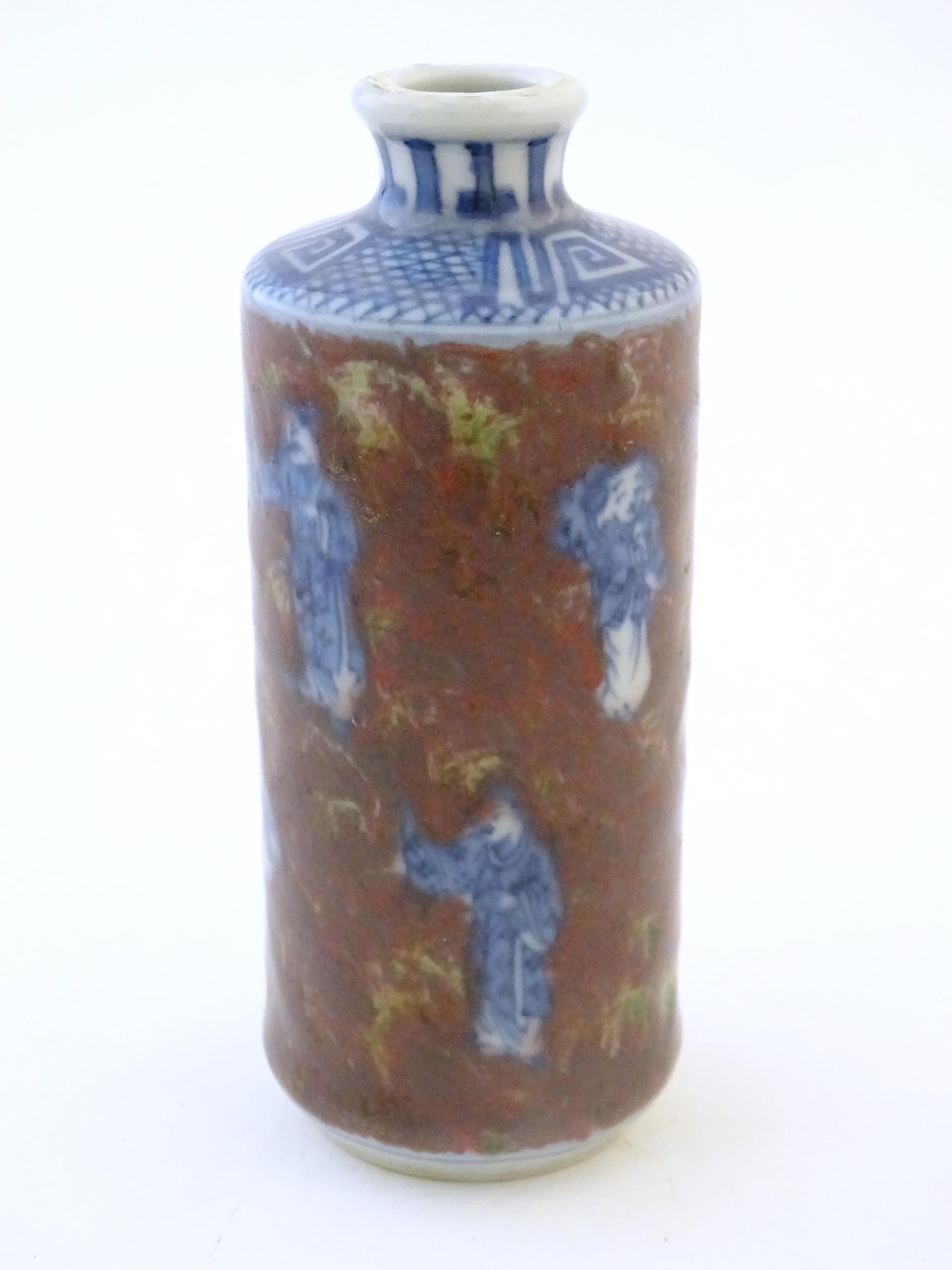 A Chinese snuff bottle with blue and white figures and a mottled ground. Character marks under. - Image 3 of 7