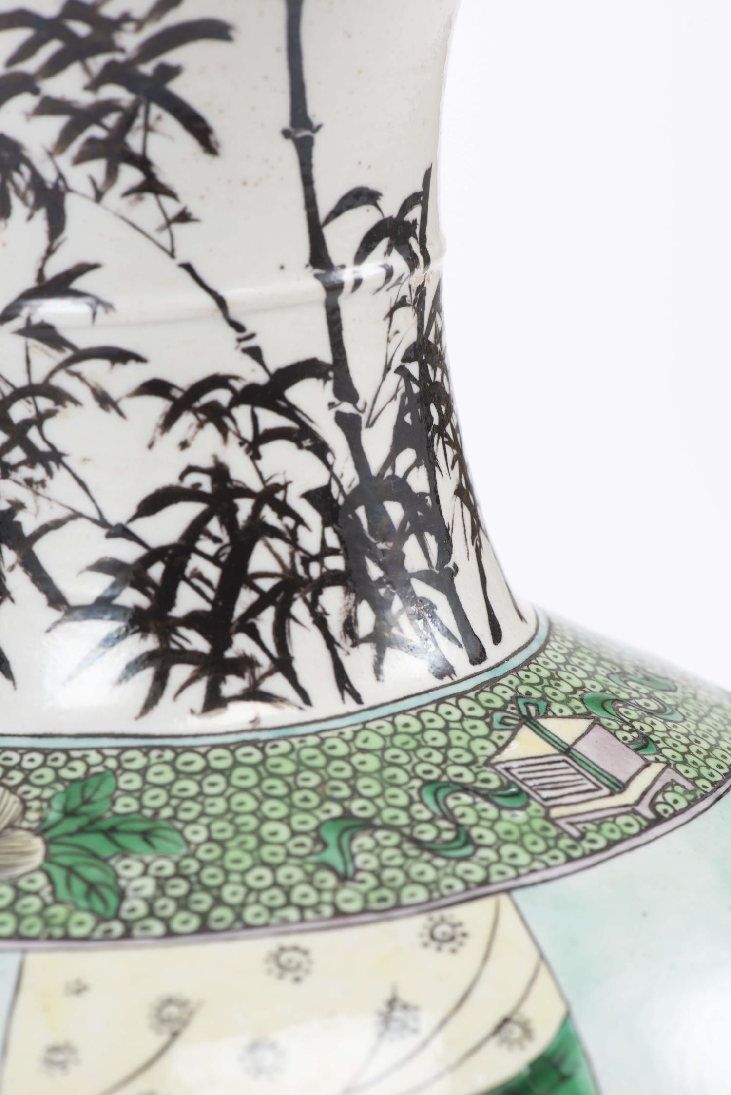 Vase Yenyen en biscuit de Chine, époque Qing - Image 8 of 12