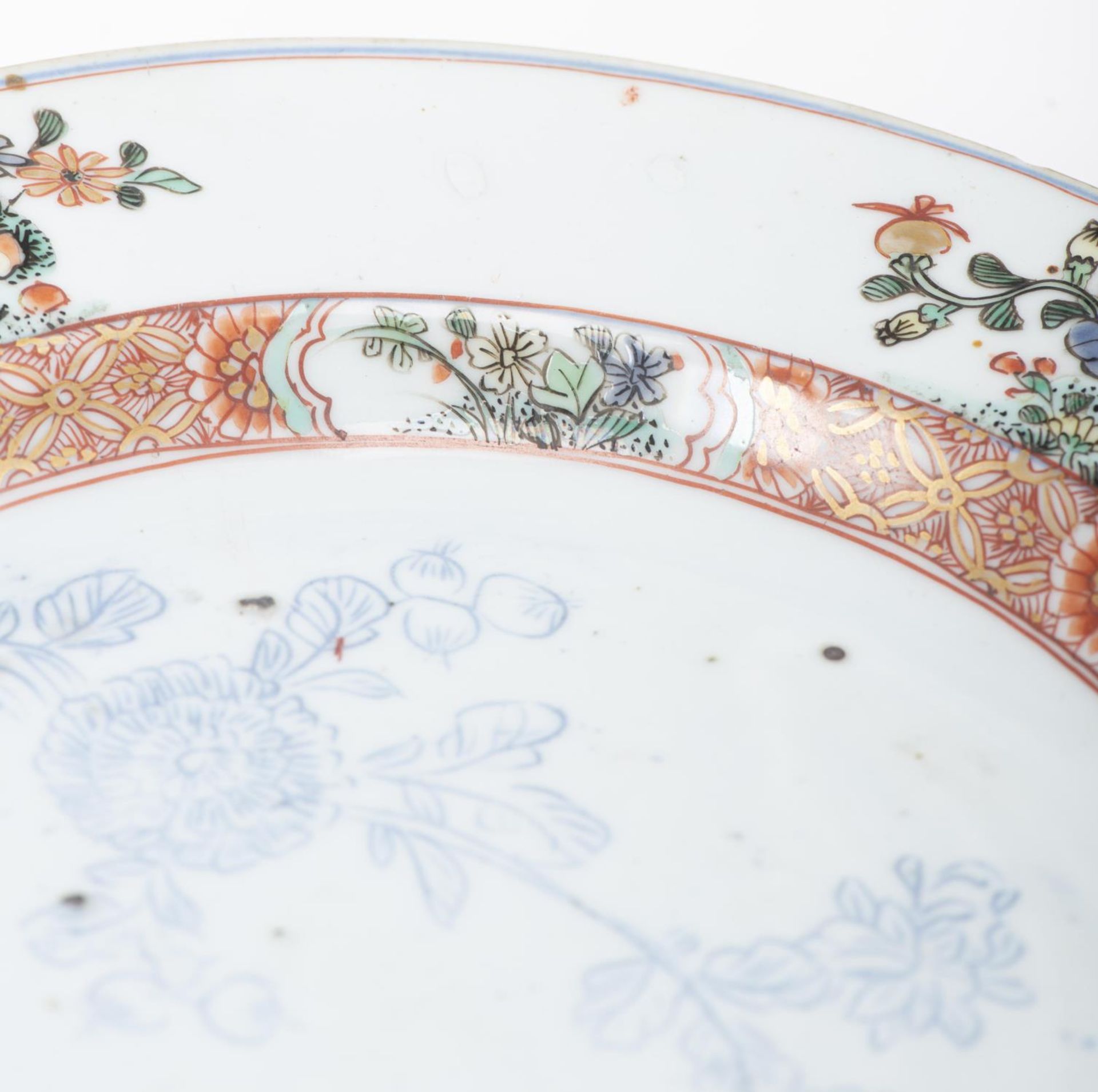 Cinq assiettes en porcelaine de Chine - Image 7 of 26