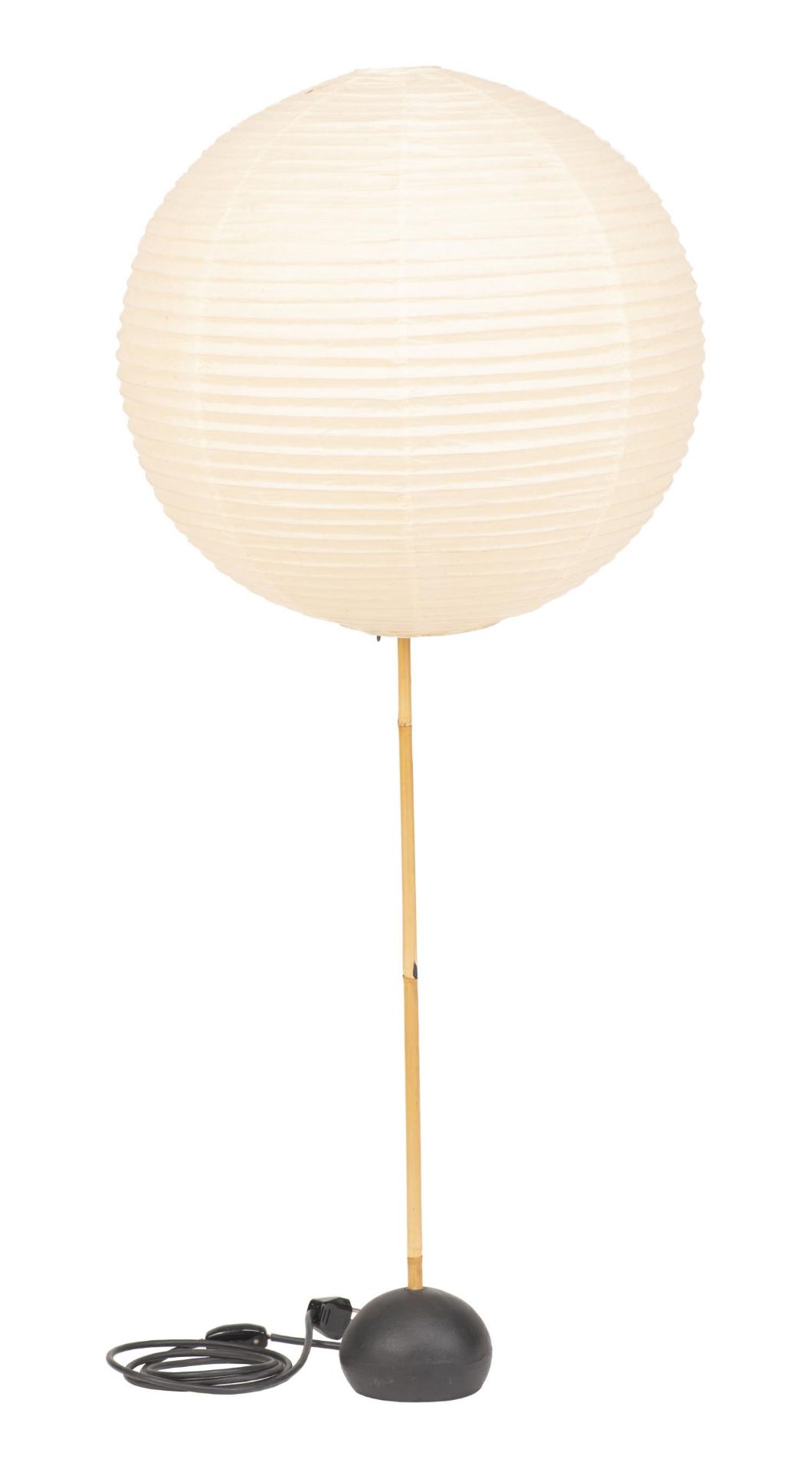 Isamu Noguchi (1904-1988), lampadaire en fer, papier Washi et bambou - Image 12 of 20