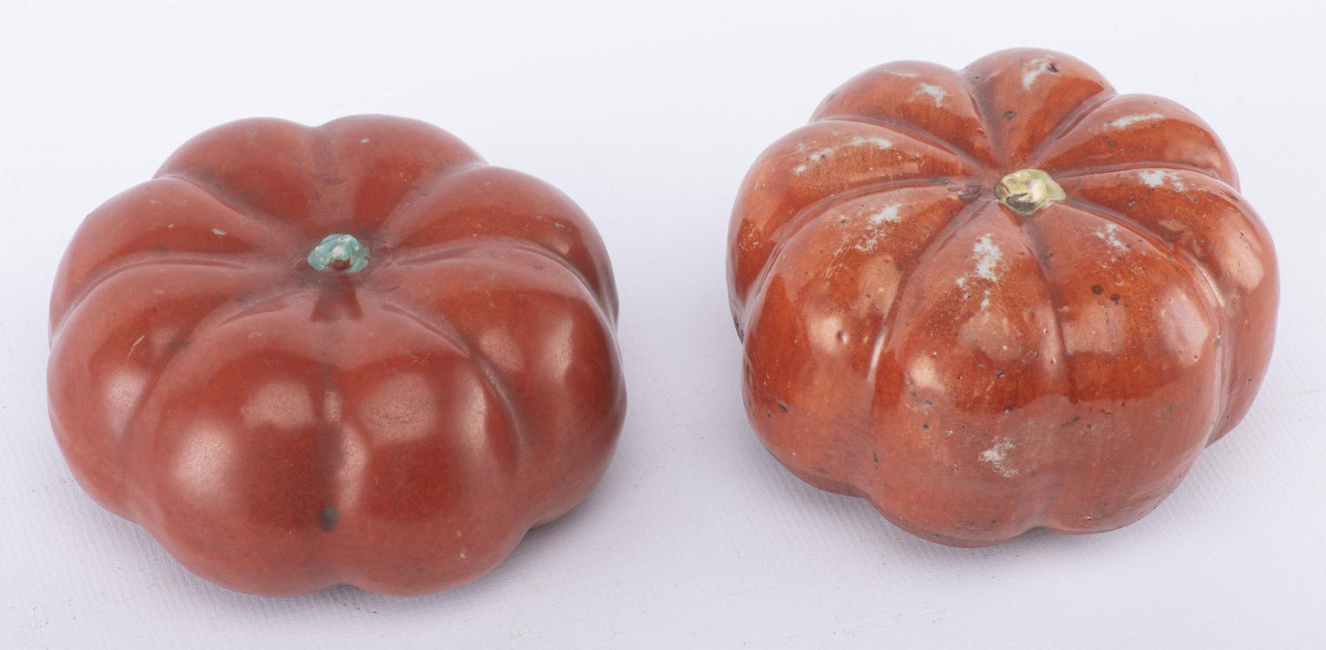 Deux citrouilles en porcelaine de Chine à couverte corail, XIXe - Image 7 of 14