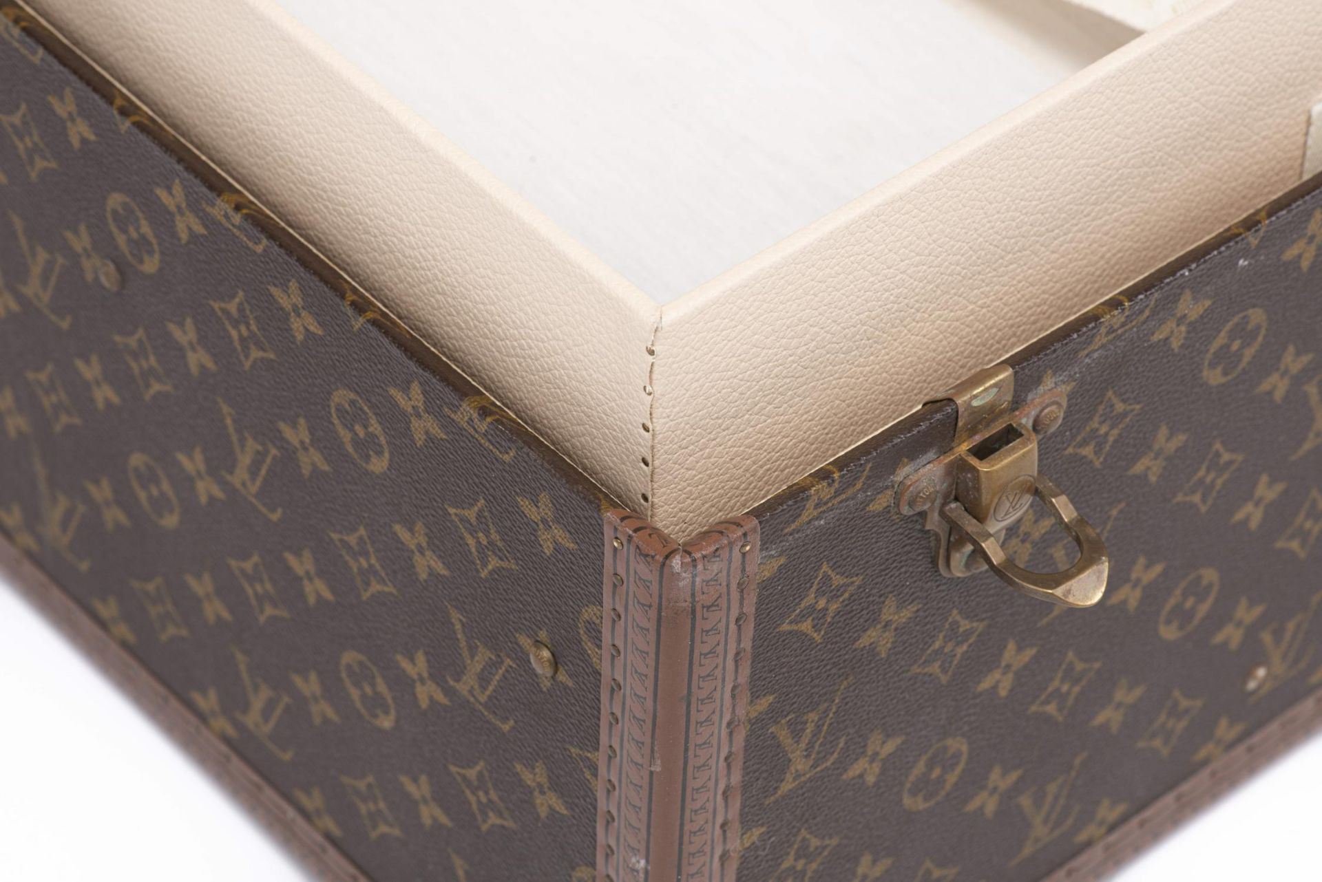 Louis Vuitton, Paris n°102957. Valise Bisten en toile monogramme - Bild 13 aus 18