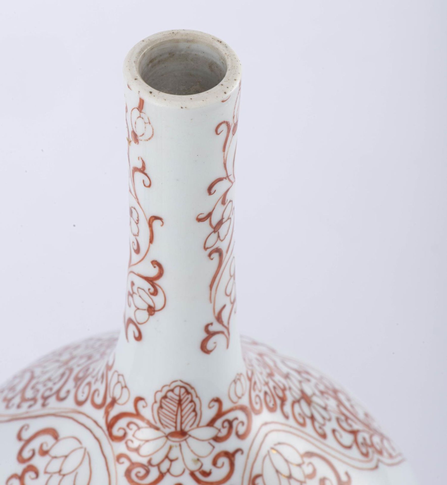 Paire de vases soliflores en porcelaine de Chine, époque Kangxi - Image 7 of 18