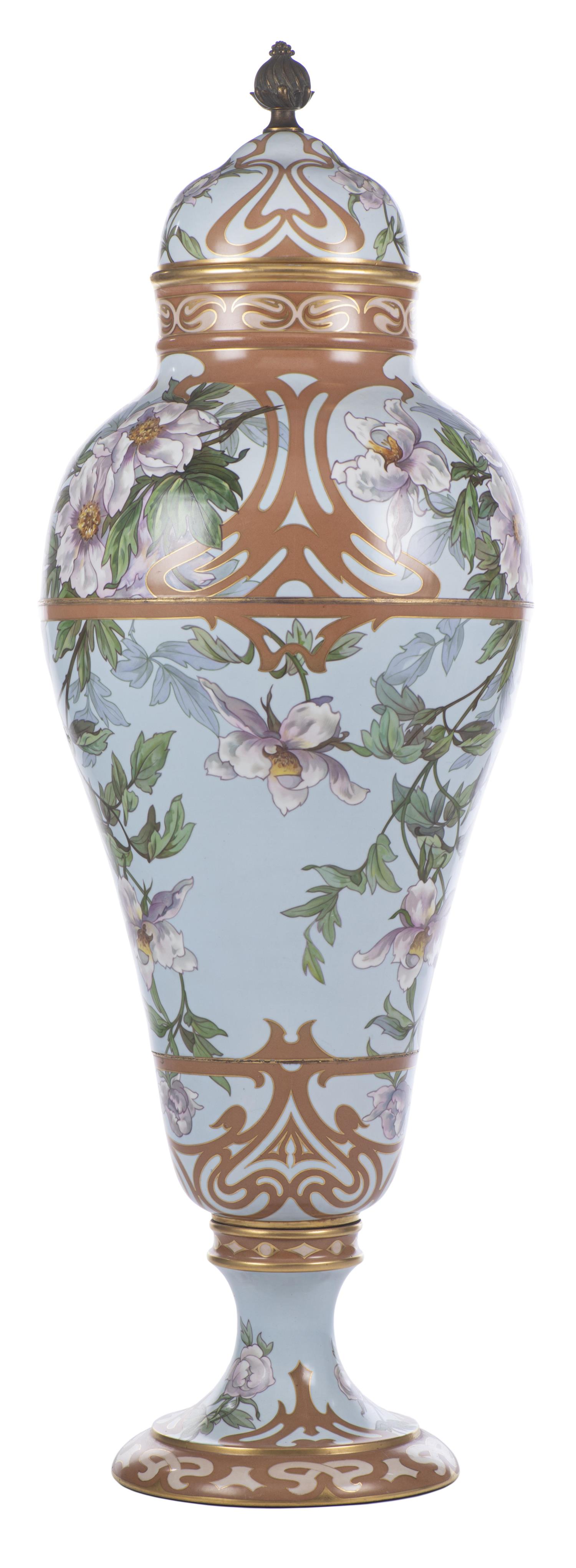 Grand vase en porcelaine de Limoges France par W.G. & Co par W. Guerin & Cie - Image 3 of 18