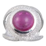 DIANA CARMICHAEL, bague en or gris avec une rubellite