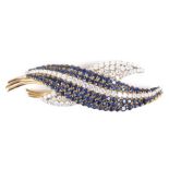 VAN CLEEF & ARPELS, broche double feuille en or et platine avec diamants et saphirs