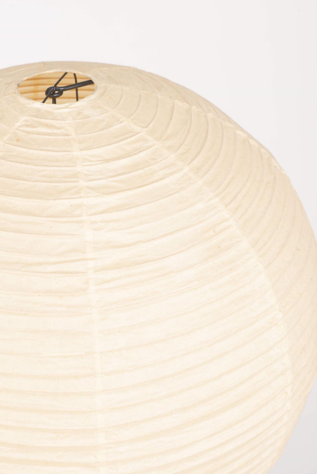 Isamu Noguchi (1904-1988), lampadaire en fer, papier Washi et bambou - Image 15 of 20