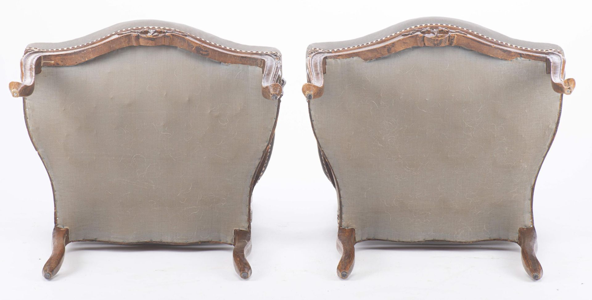 Paire de fauteuils d'époque Louis XV en bois de hêtre - Image 9 of 28