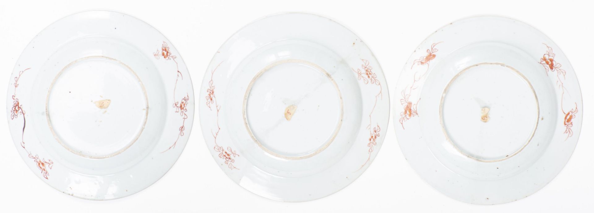 Cinq assiettes en porcelaine de Chine - Image 3 of 26