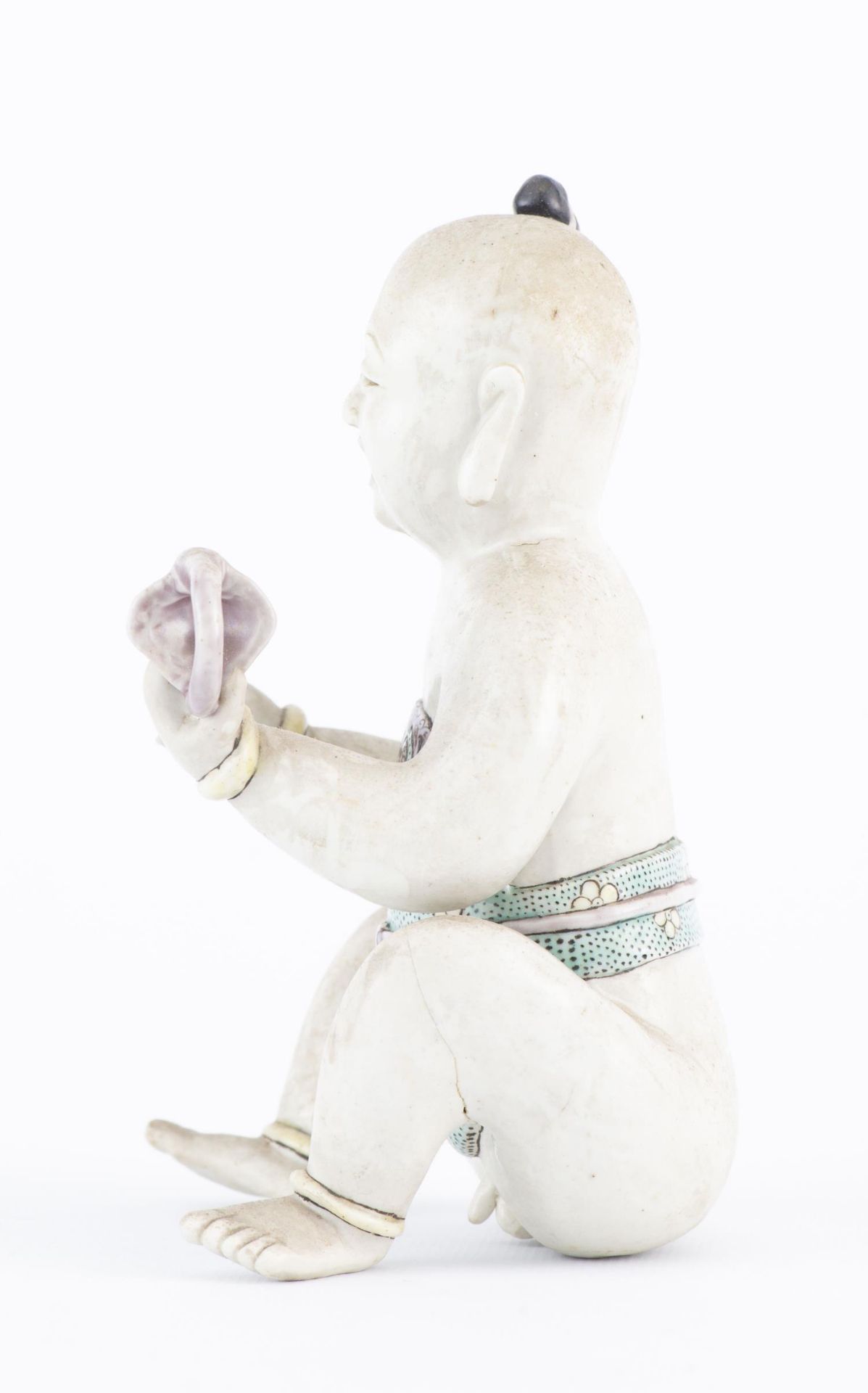Statuette d'un Hoho (jeune garçon) assis en biscuit - Image 8 of 18