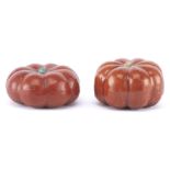 Deux citrouilles en porcelaine de Chine à couverte corail, XIXe