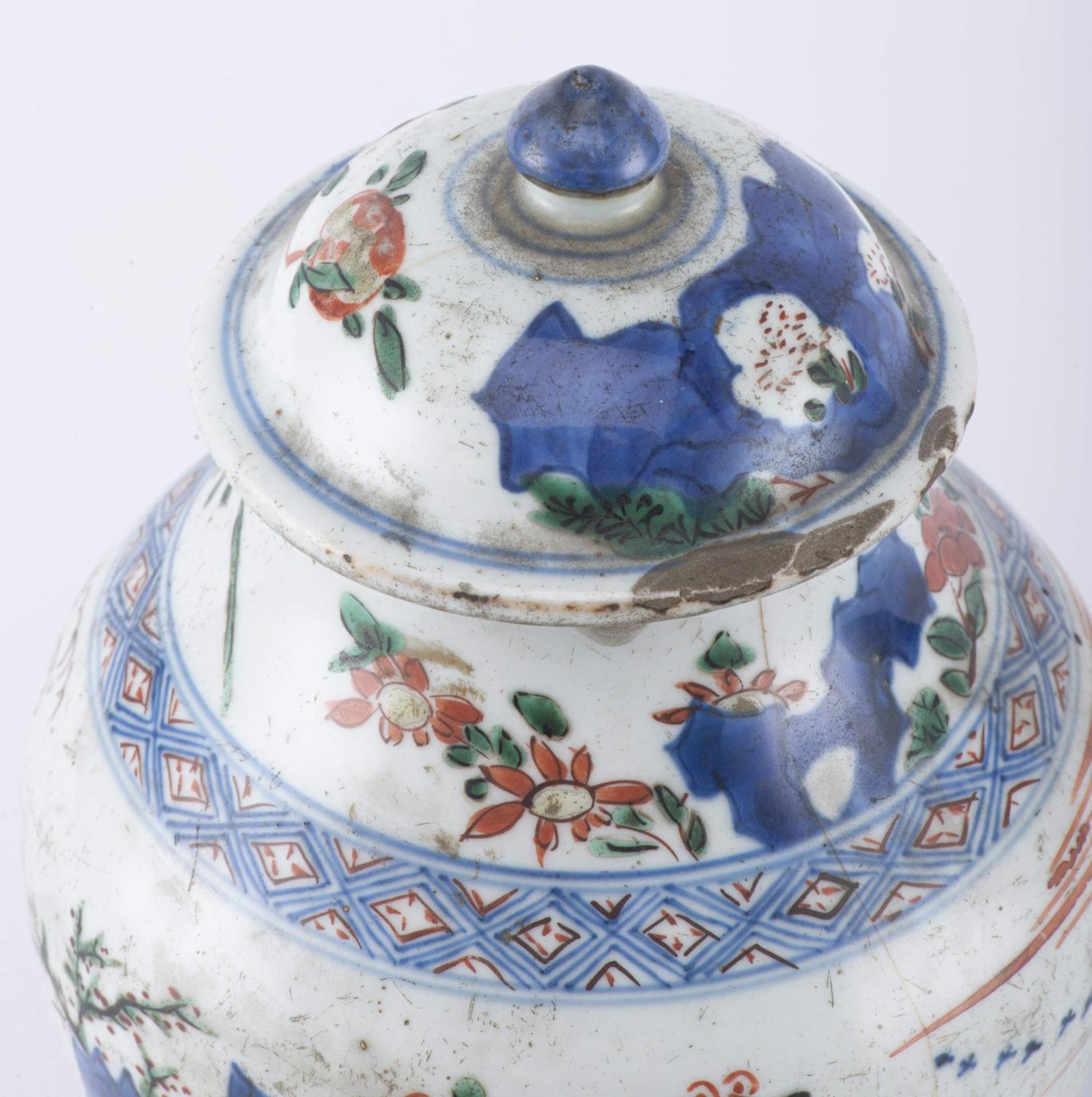 Jarre en porcelaine de Chine à décor en Wucai, Epoque Qing, Shunzhi/début Kangxi circa 1650-65 - Image 8 of 24